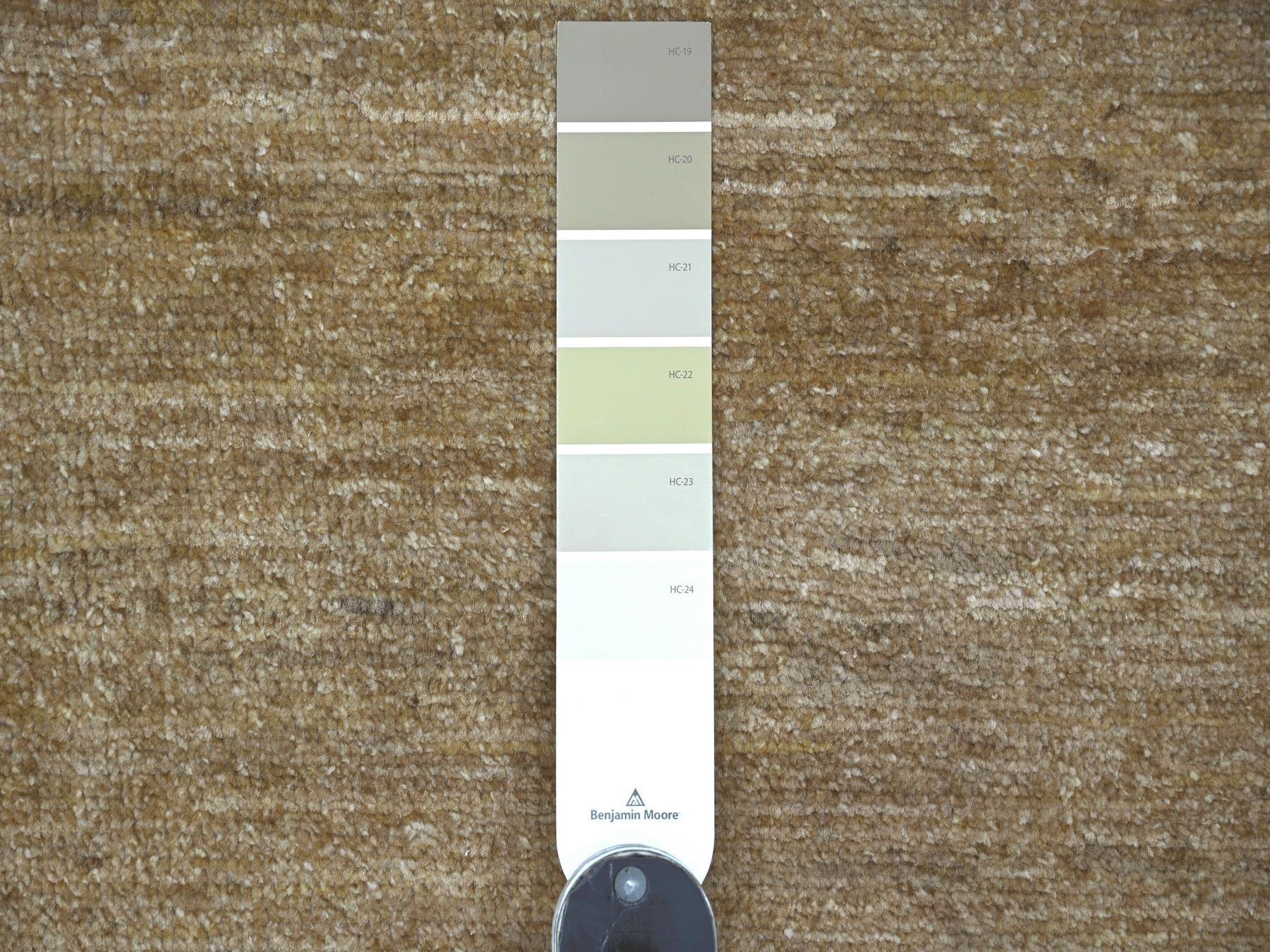 9'9"x9'9" Beaver Brown, Plain Solid Pattern, Hand Spun Ghazni Wool, Hand Knotted, Lush and Plush, Round, Oriental Rug HR21835 - Image 7