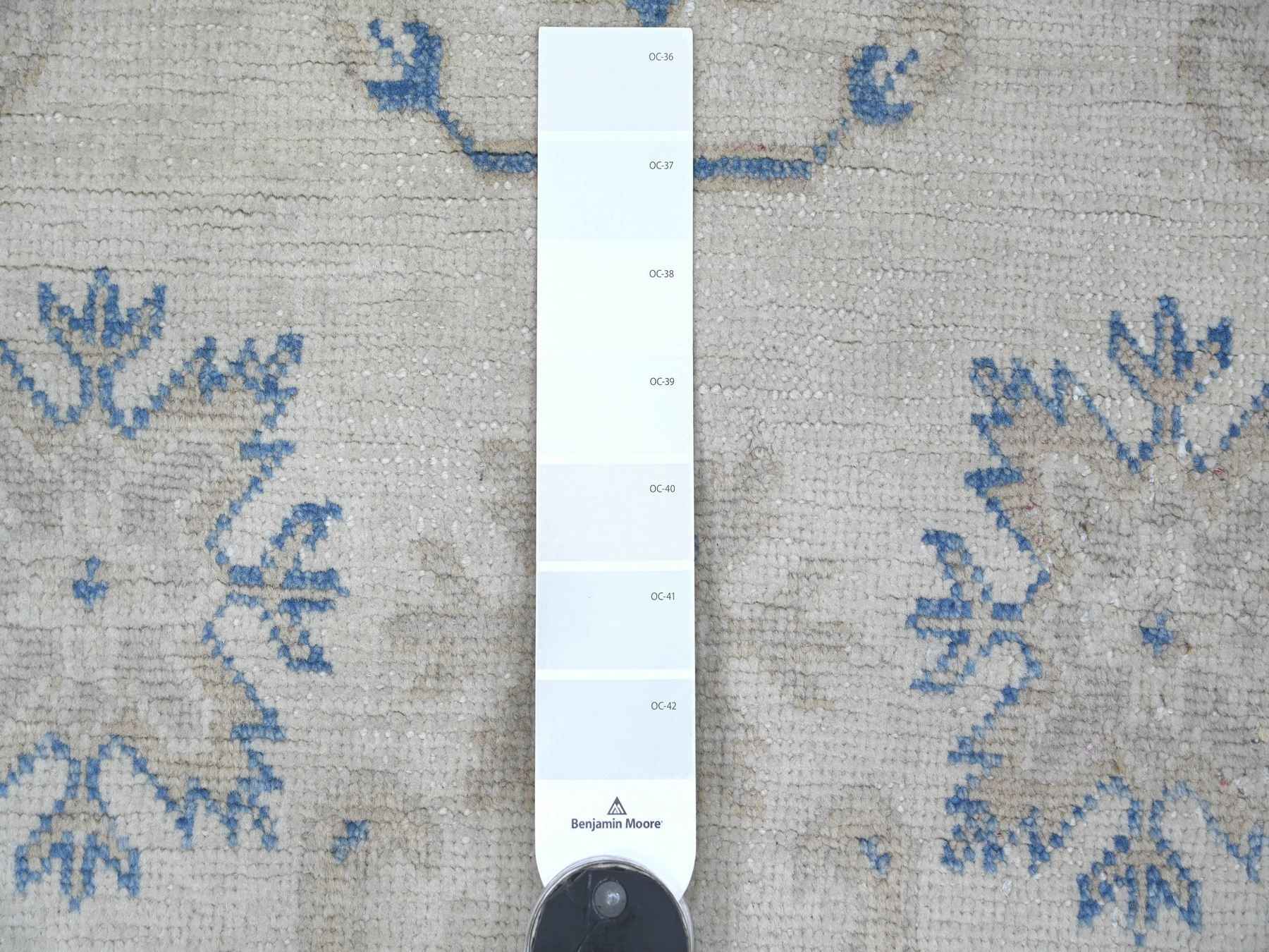 4'x5'8" Alabaster White, Vintage Look Kazak with All Over Design, Hand Knotted, 100% Wool, Natural Dyes, Oriental Rug HR21979 - Image 3