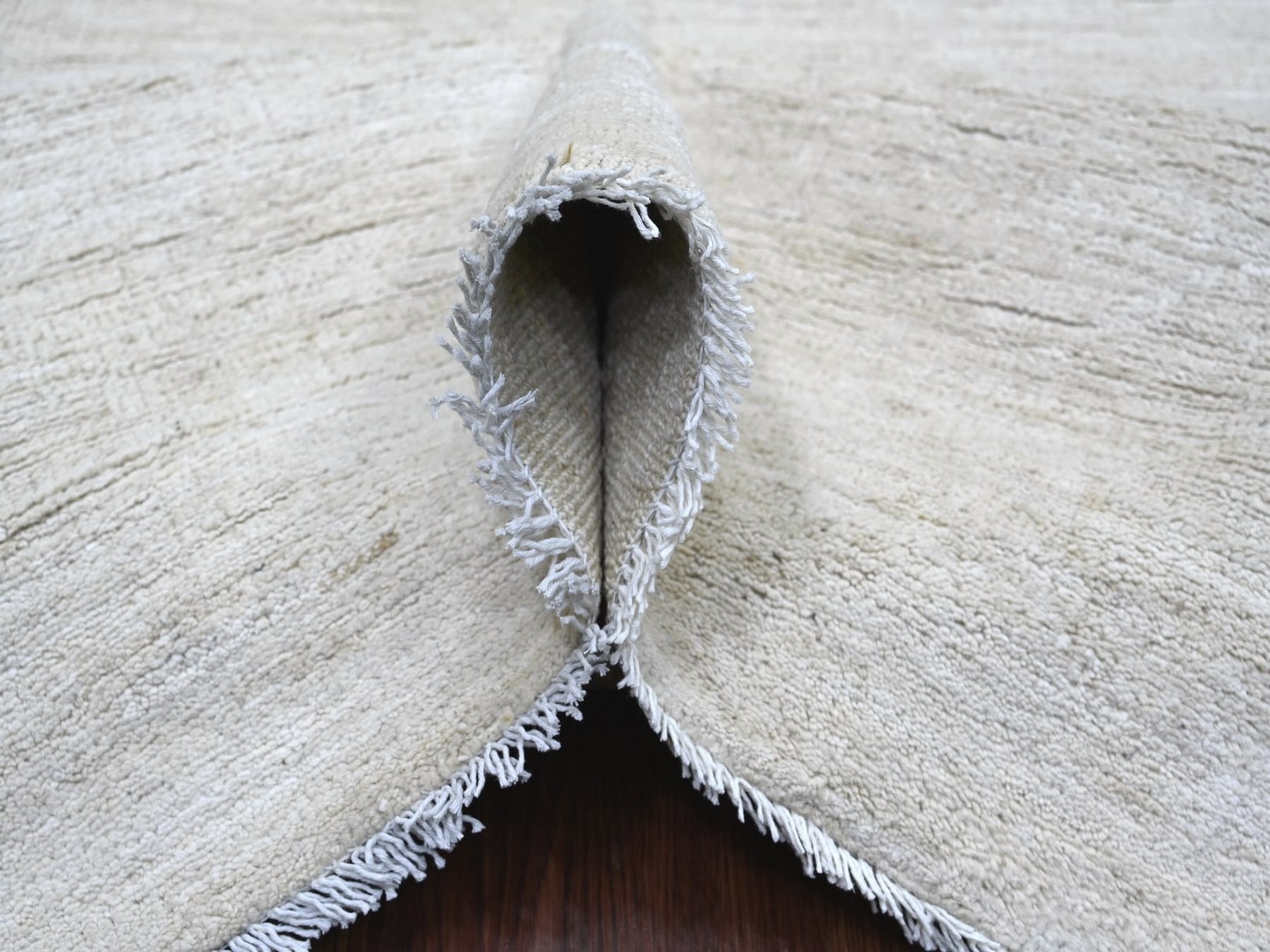 8'3"x9'3" Daisy White, Plain Solid Pattern, Hand Knotted, Hand Spun Ghazni Wool, Lush and Plush, Oriental Rug HR22158 - Image 5