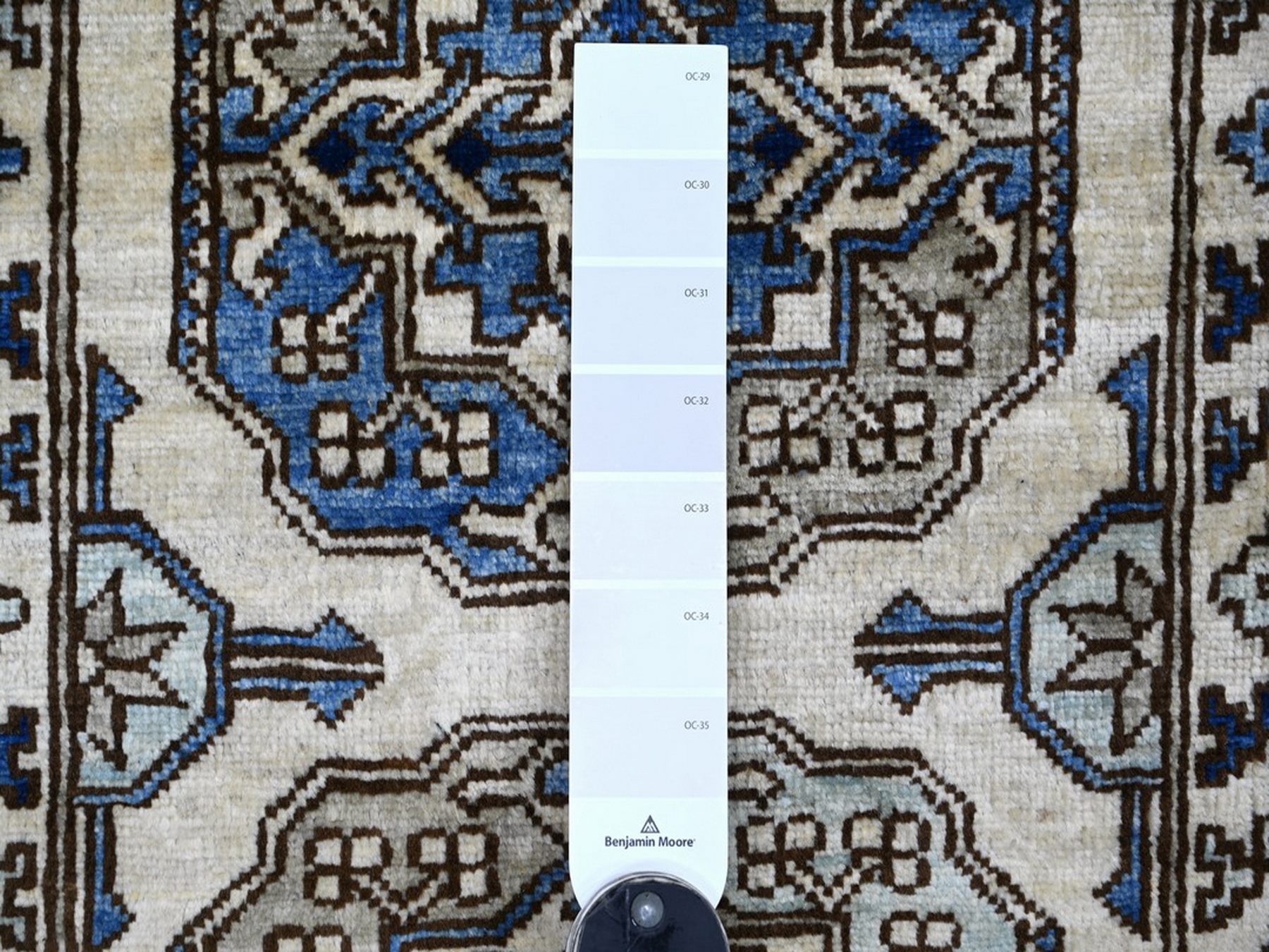2'7"x11'8" Pearl White, Afghan Ersari with Elephant Feet Design, Hand Knotted, Natural Dyes, Denser Weave, Pure Wool, Runner, Oriental Rug HR22550 - Image 3