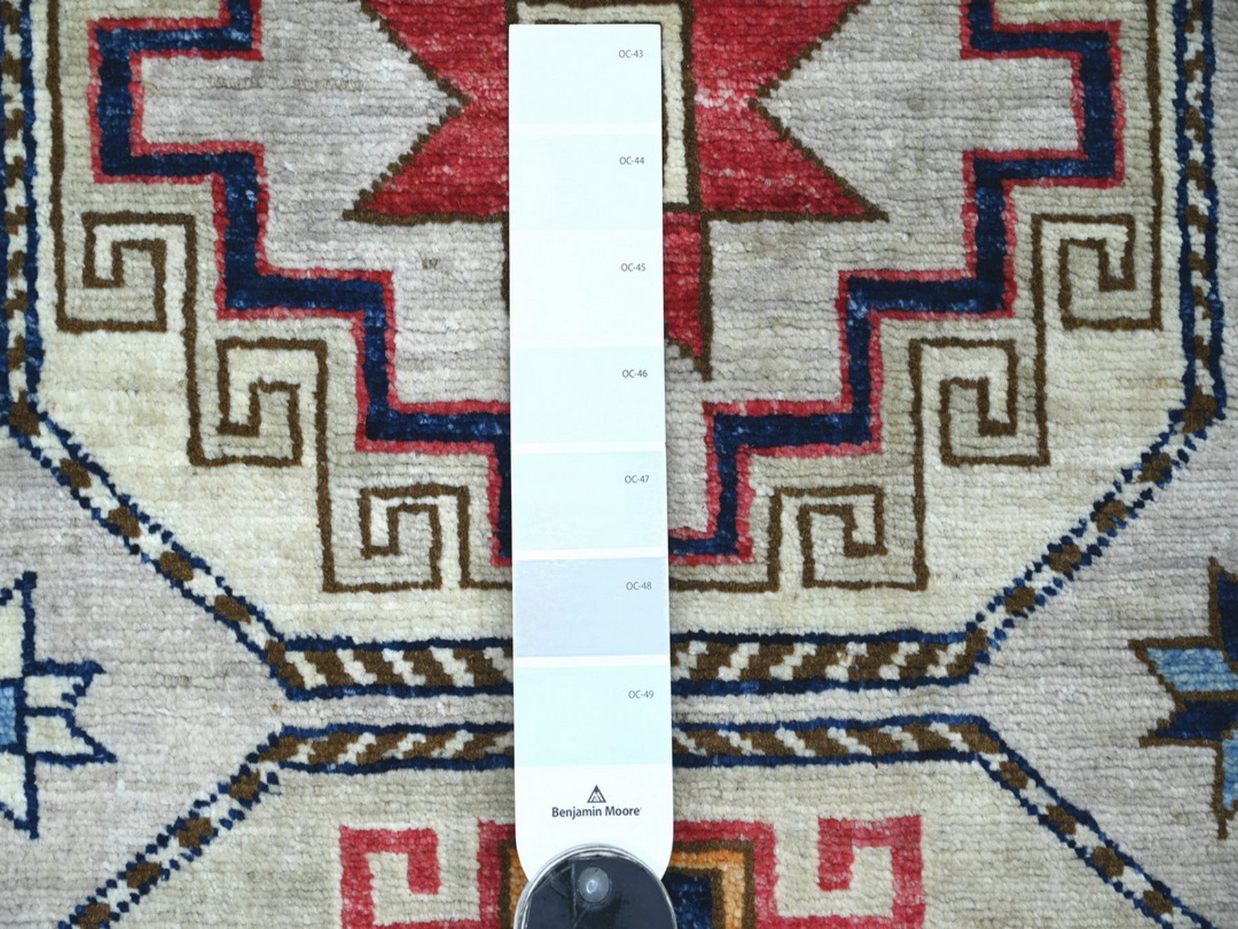 2'8"x7'10" Pearl White, Afghan Ersari with Elephant Feet Design, Hand Knotted, Natural Dyes, Denser Weave, Pure Wool, Runner, Oriental Rug HR22789 - Image 3