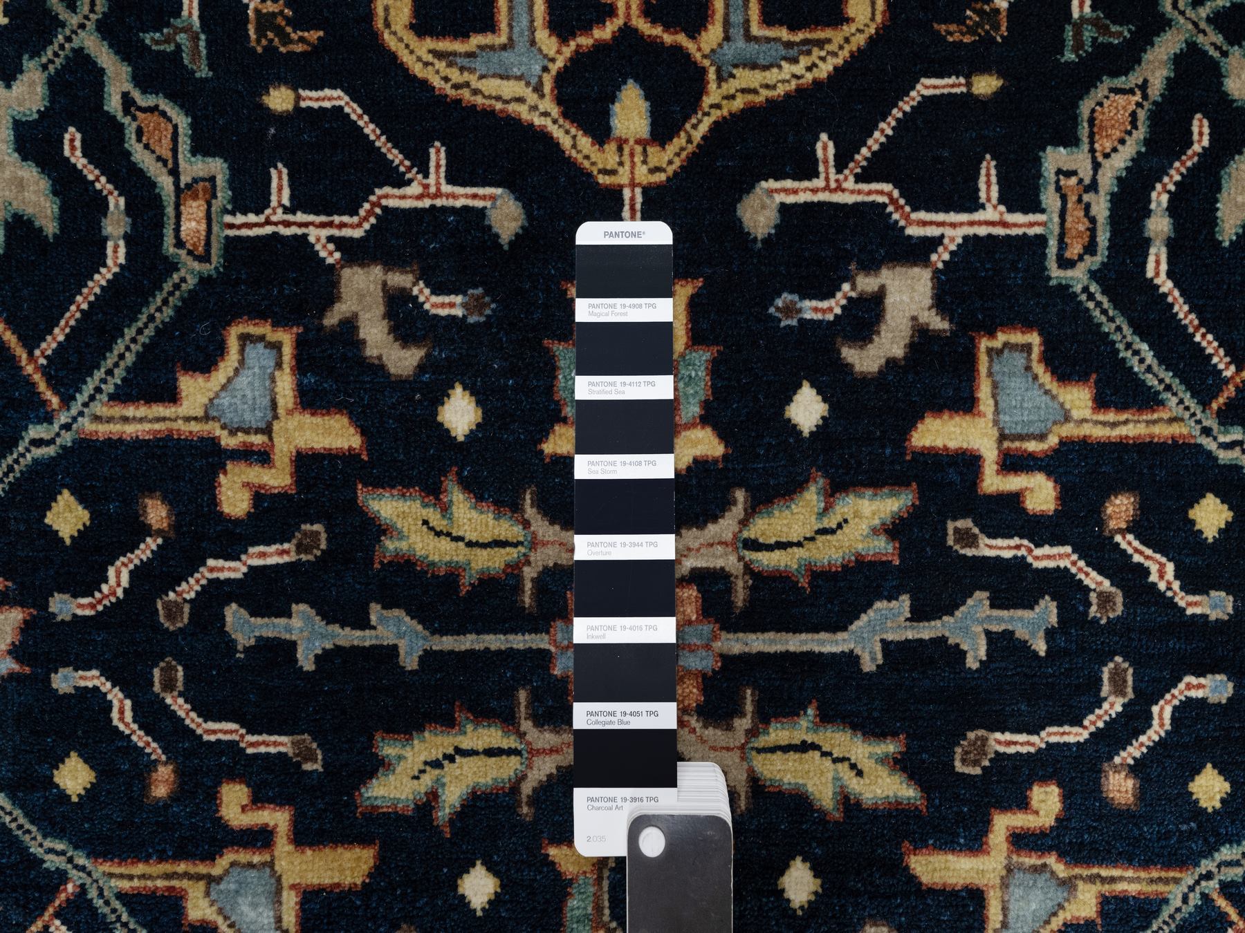 3'1"x5'2" Midnight Blue, All Over Vines Design, Lush and Plush, Organic Wool, Densely Woven, Antiqued Fine Heriz, Re-Creation, Hand Knotted Oriental Rug HR91101 - Image 4