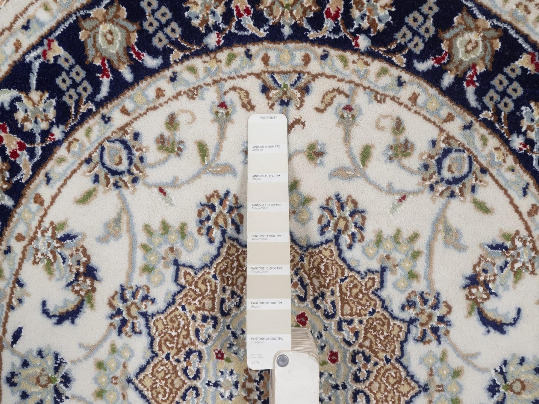 3'2"x3'2" Pearl White, Nain with Flower Medallion Design, Wool and Silk, 250 KPSI, Hand Knotted, Soft Pile, Round, Oriental Rug HR92481 - Image 4