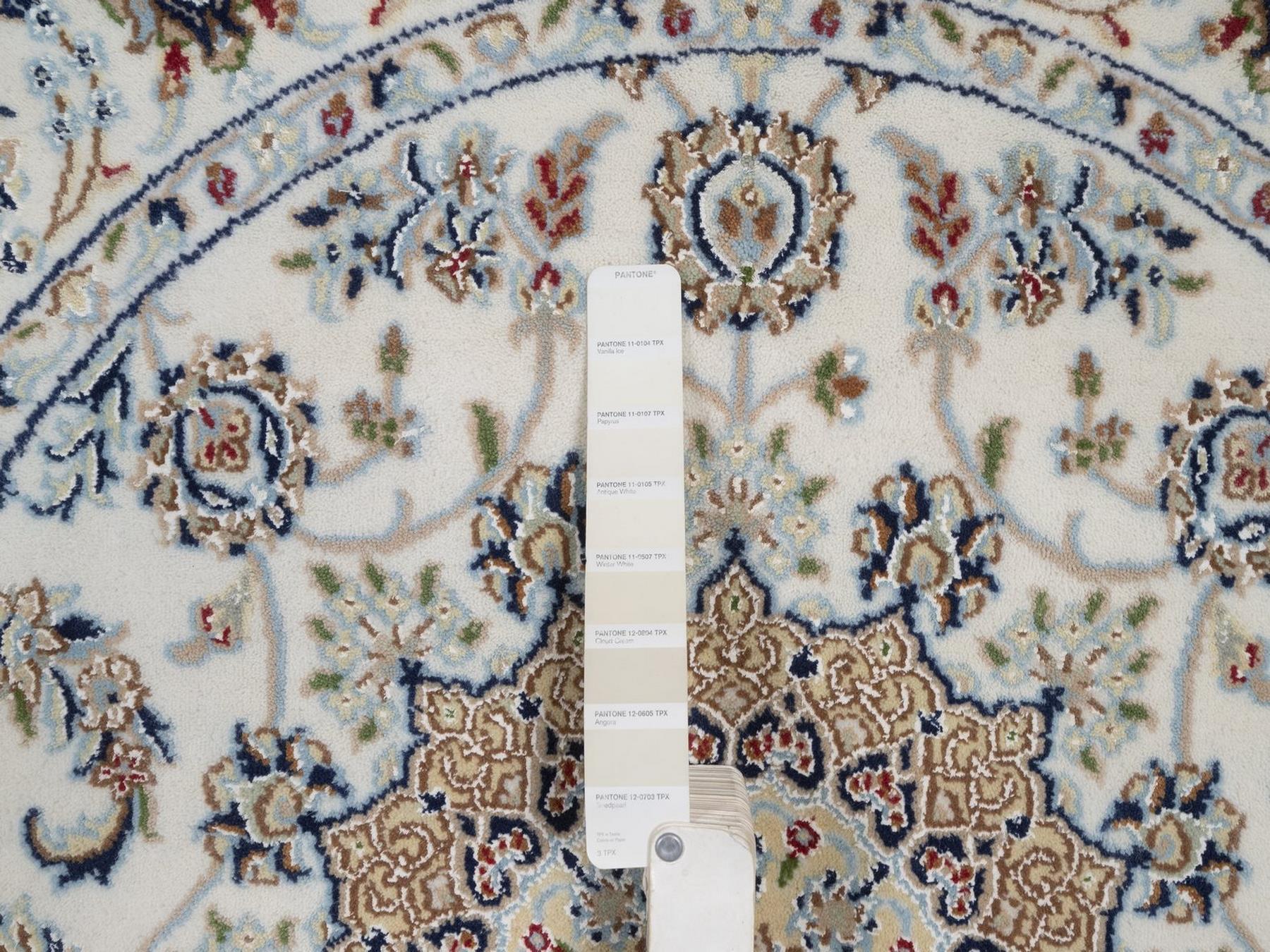 4'x4' Pearl White, Wool and Silk, Nain with Flower Medallion Design, Hand Knotted, 250 KPSI, Soft Pile, Round, Oriental Rug HR92486 - Image 4