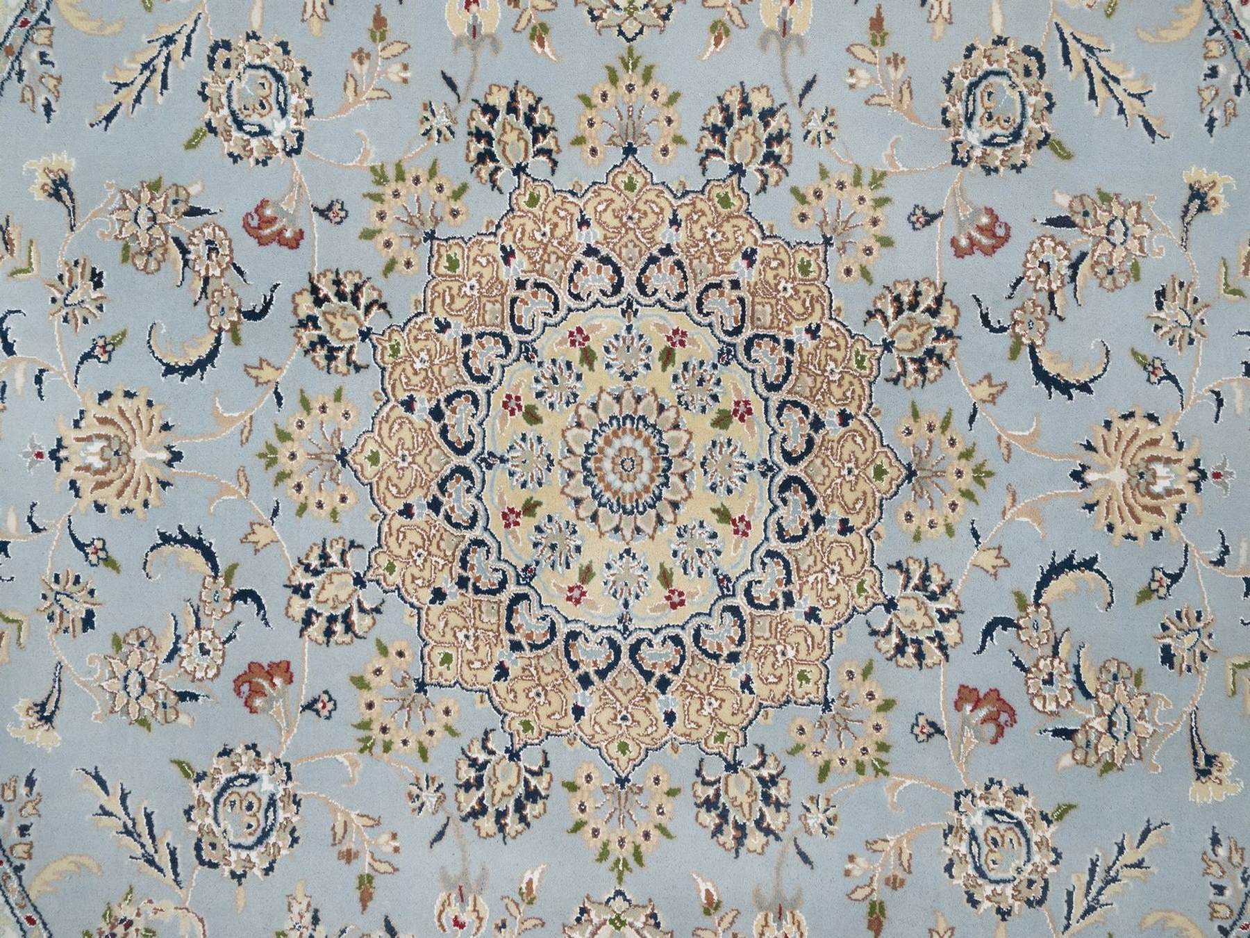 7'9"x7'9" Light Blue, Nain with Flower Medallion Design, Hand Knotted, Wool and Silk, Soft Pile, 250 KPSI, Round, Oriental Rug HR92502 - Image 8