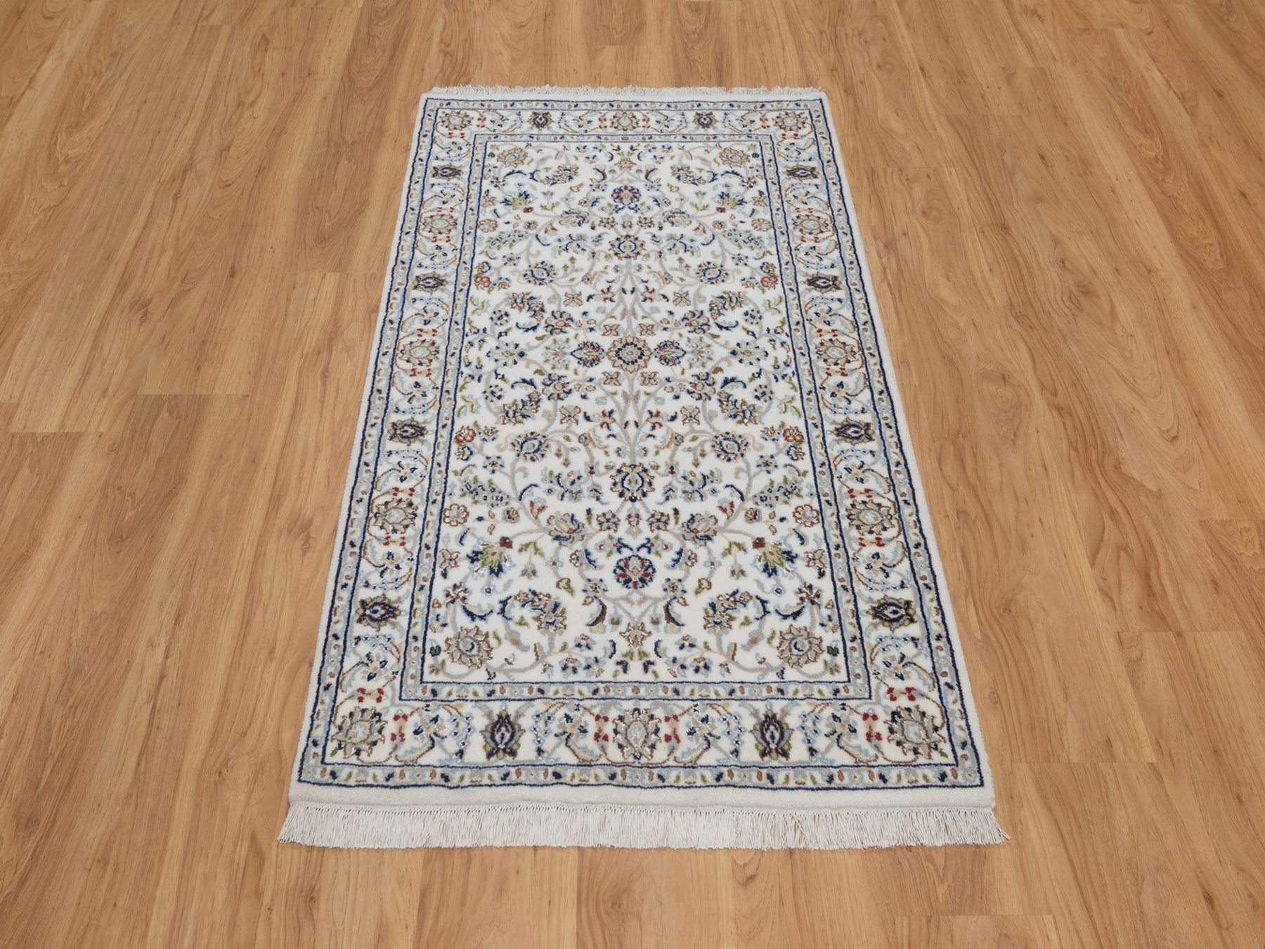 3'1"x5'3" Pearl White, Nain with All Over Flower Design, Wool and Silk, 250 KPSI, Hand Knotted, Soft Pile, Oriental Rug HR92514 - Image 2