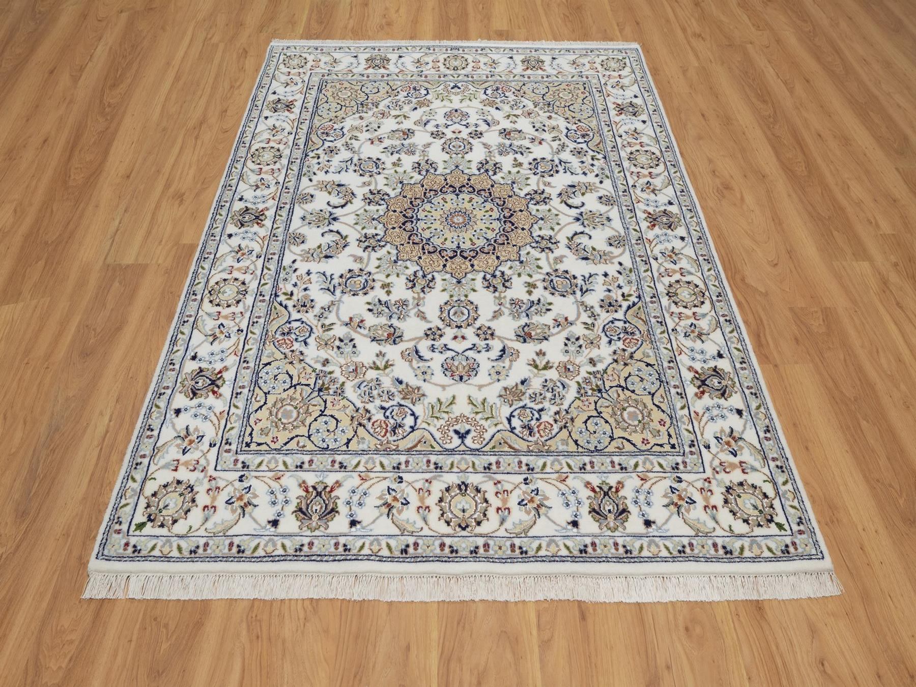 5'2"x7'1" Pearl White, Nain with Flower Medallion Design, Hand Knotted, Wool and Silk, 250 KPSI, Soft Pile, Oriental Rug HR92523 - Image 2