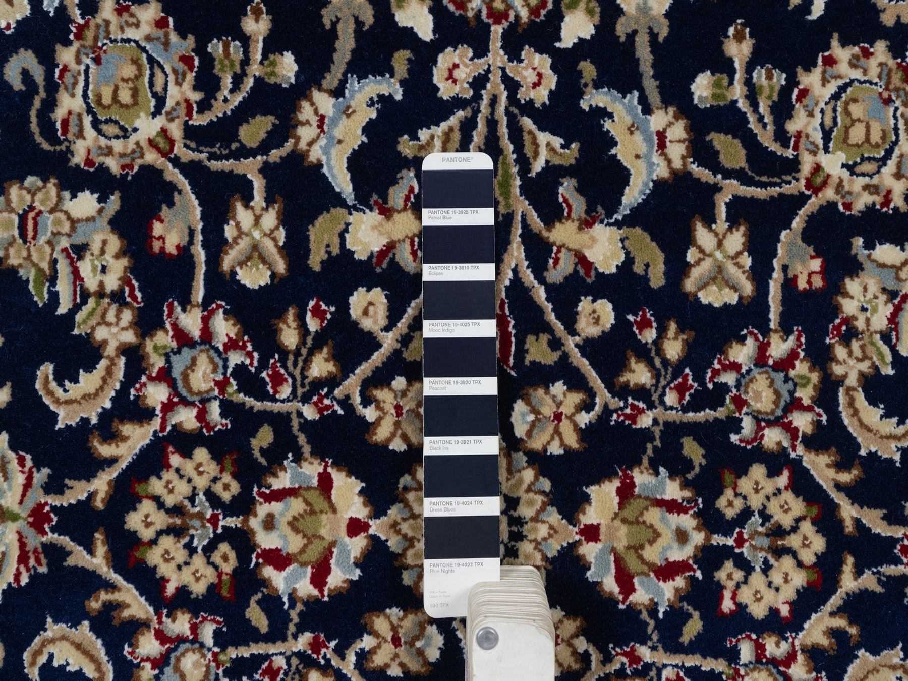 4'4"x4'4" Midnight Blue, Nain with All Over Flower Design, Soft Pile, Hand Knotted, Wool and Silk, 250 KPSI, Round, Oriental Rug HR92538 - Image 4
