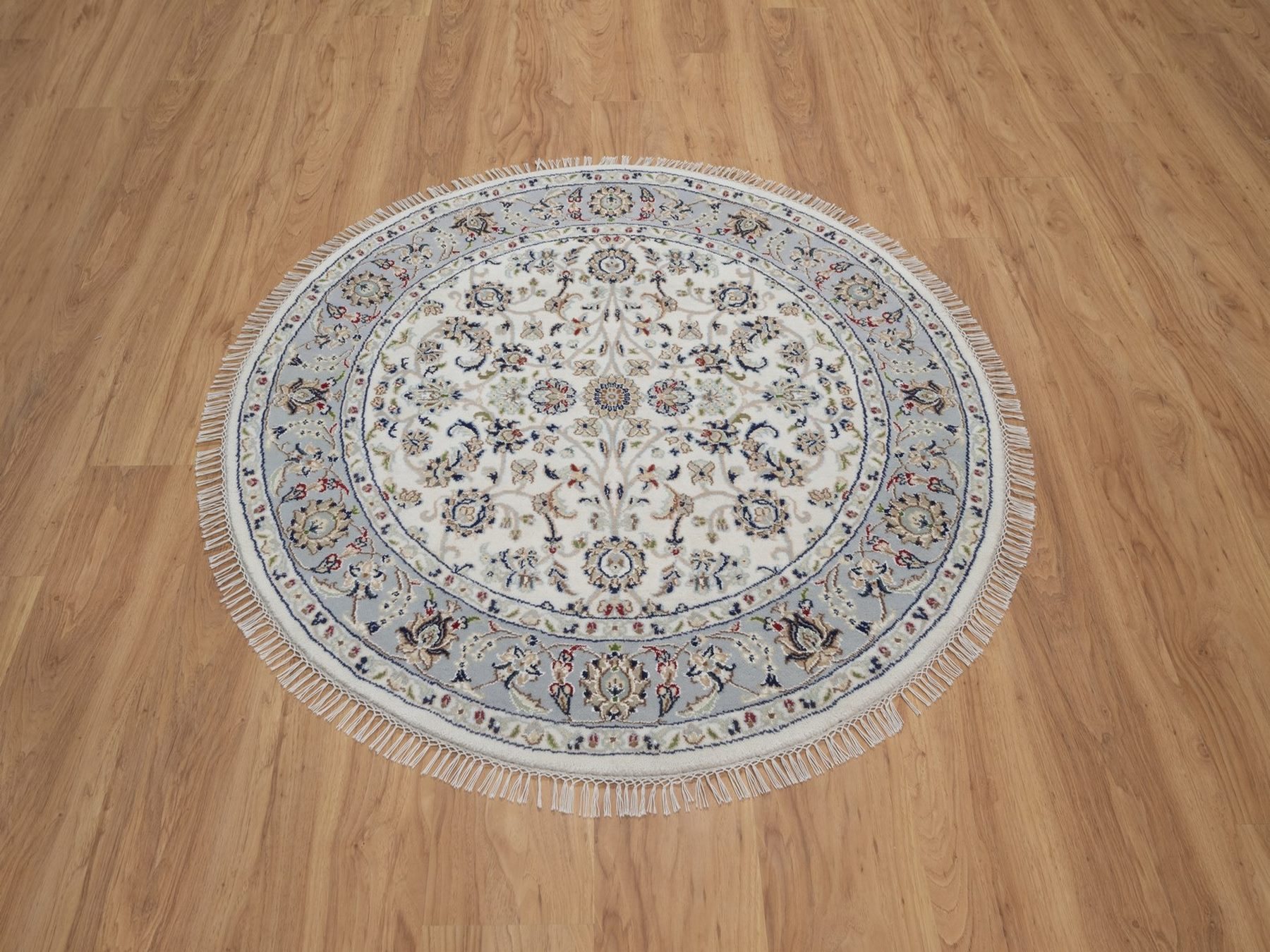 4'x4' Pearl White, Nain with All Over Flower Design, 250 KPSI, Hand Knotted, Soft Pile, Wool and Silk, Round, Oriental Rug HR92548 - Image 2