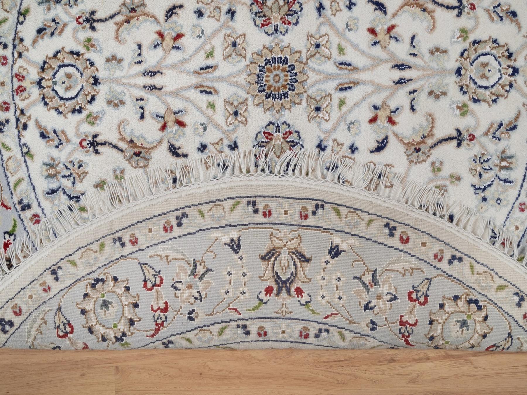 4'x4' Pearl White, Nain with All Over Flower Design, 250 KPSI, Hand Knotted, Soft Pile, Wool and Silk, Round, Oriental Rug HR92548 - Image 3