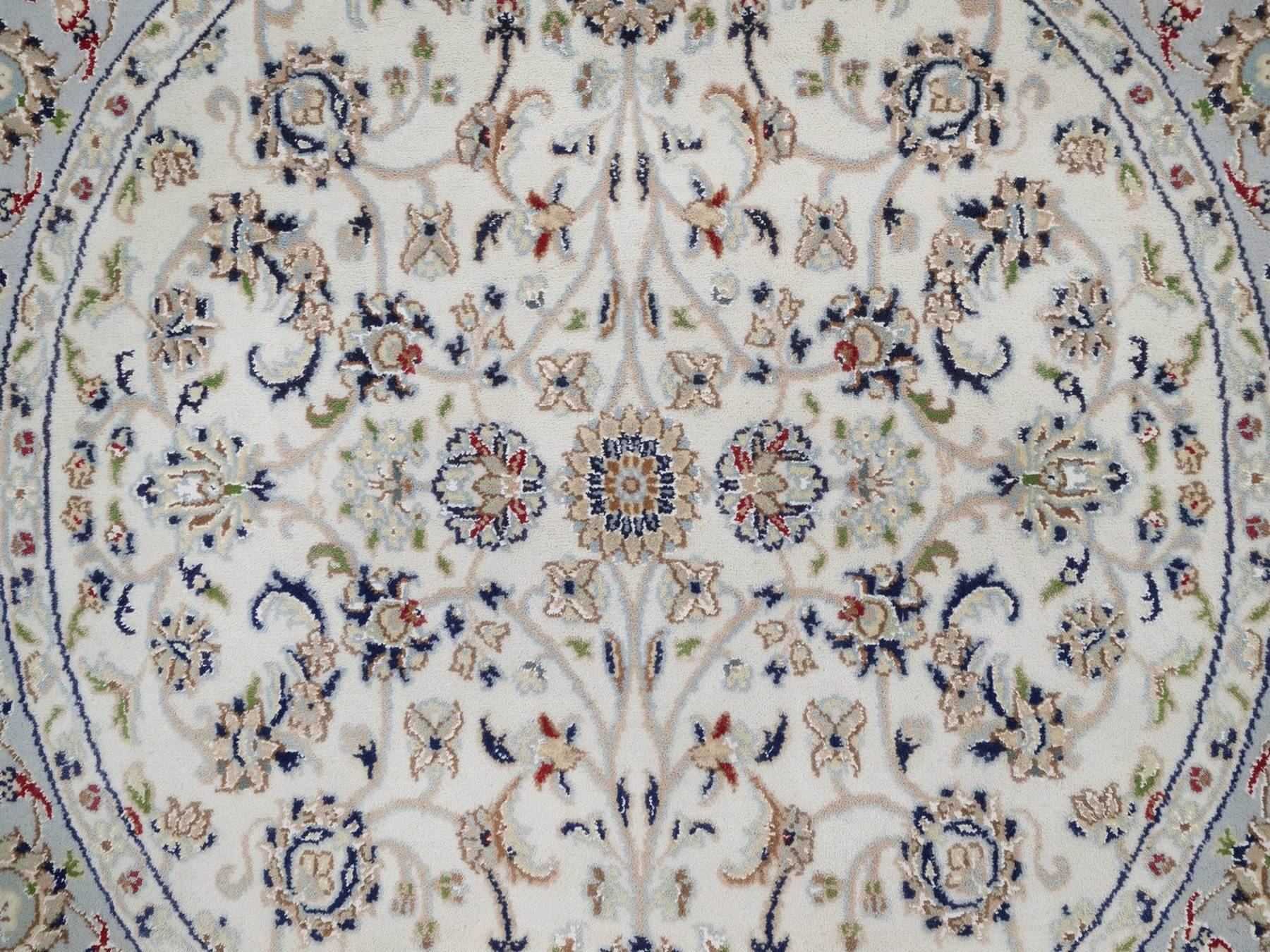 4'x4' Pearl White, Nain with All Over Flower Design, 250 KPSI, Hand Knotted, Soft Pile, Wool and Silk, Round, Oriental Rug HR92548 - Image 5