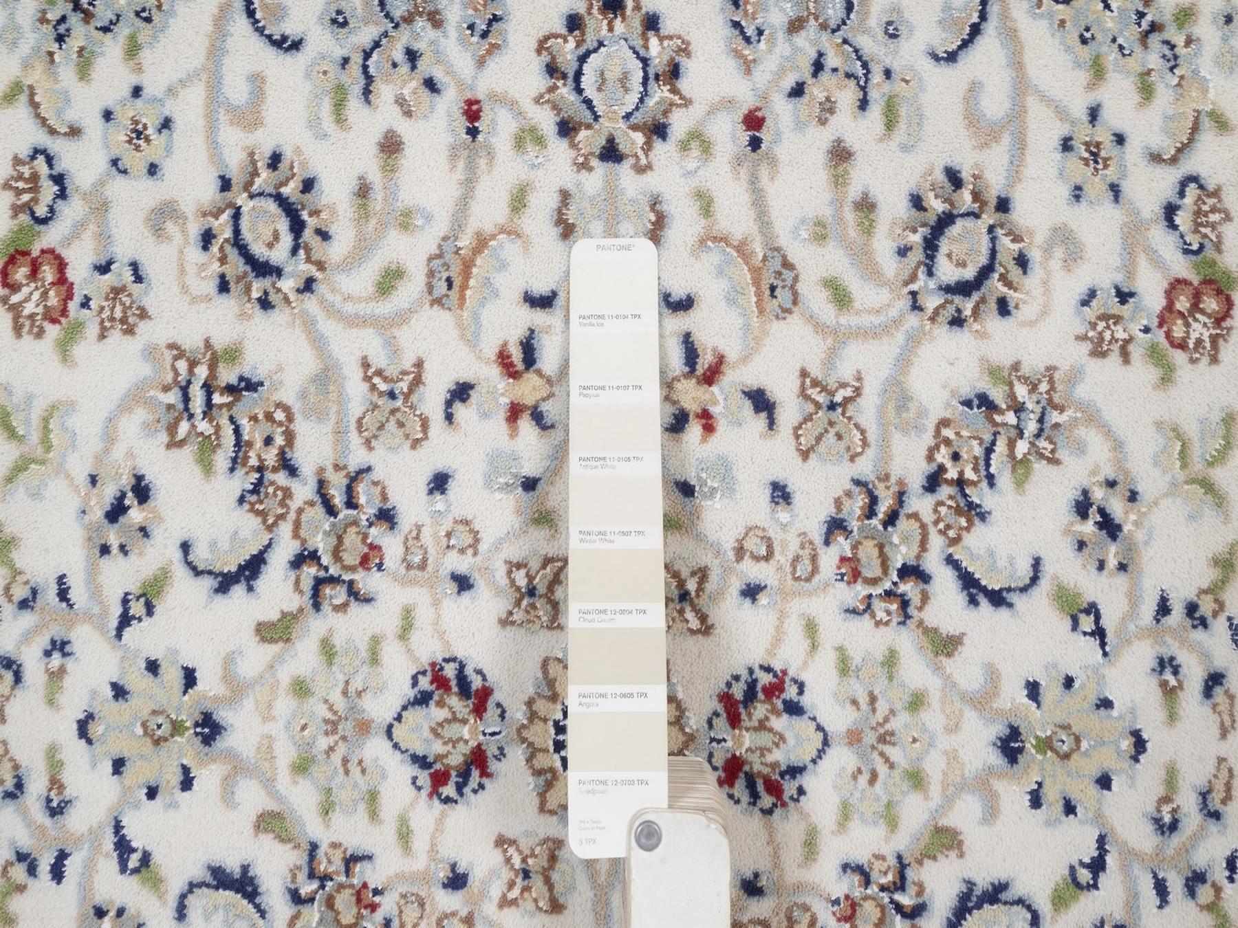 3'2"x5'4" Pearl White, Nain with All Over Floral Pattern, Hand Knotted, 250 KPSI, Soft Pile, Wool and Silk, Oriental Rug HR92571 - Image 4