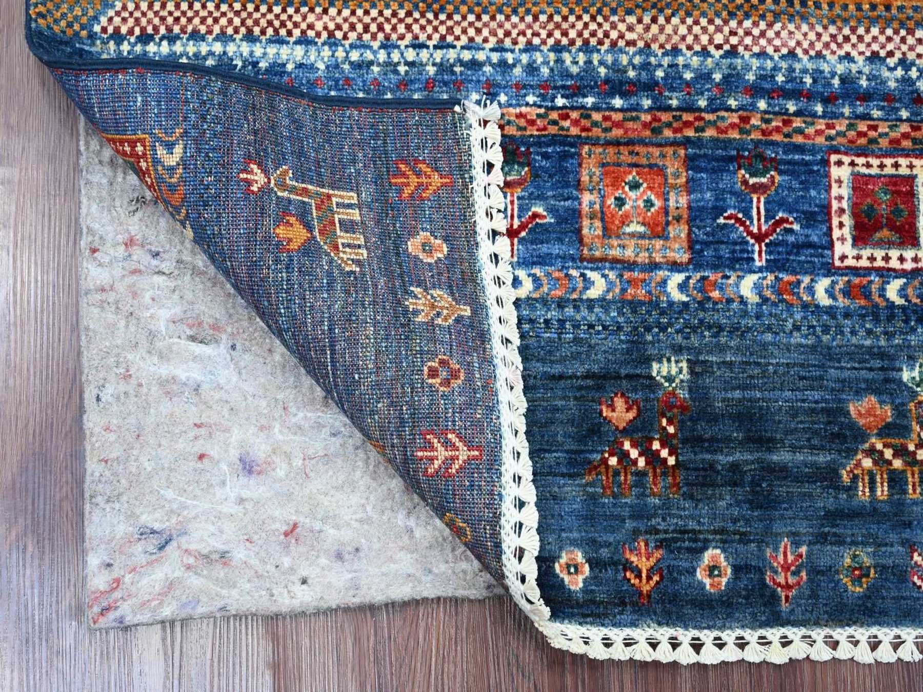 3'2"x5' Navy Blue, Fine Kashkuli Gabbeh with Small Animal Figurines, Hand Knotted, Natural Wool, Vegetable Dyes, Oriental Rug HR22605 - Image 2