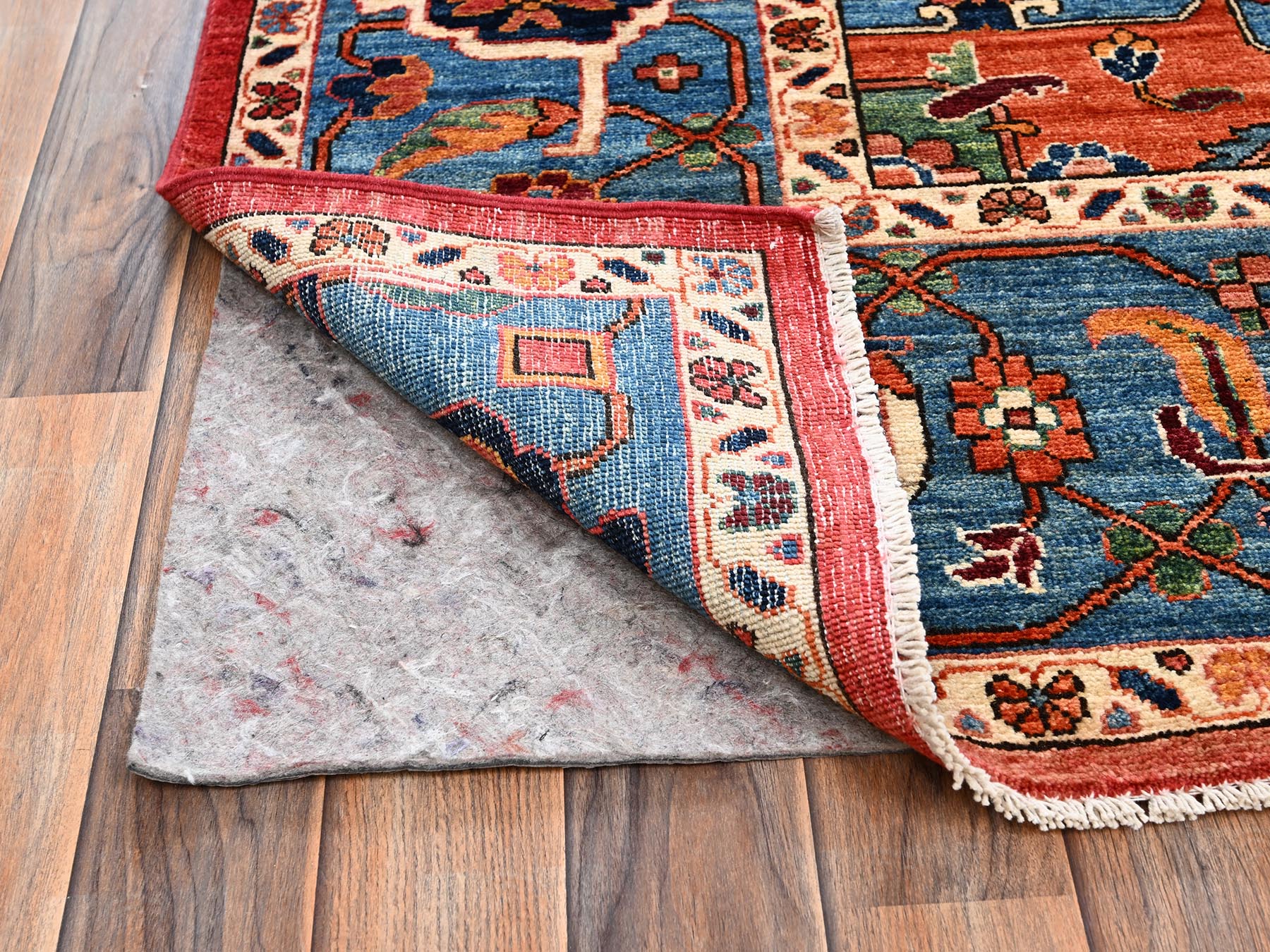 9'x12' Chiffon White, Aryana Collection, Serapi Heriz with Large Medallion Design, Hand Knotted, Vegetable Dyes, High Mountain Wool, Soft Pile, Densely Woven, Oriental Rug HR2350 - Image 5