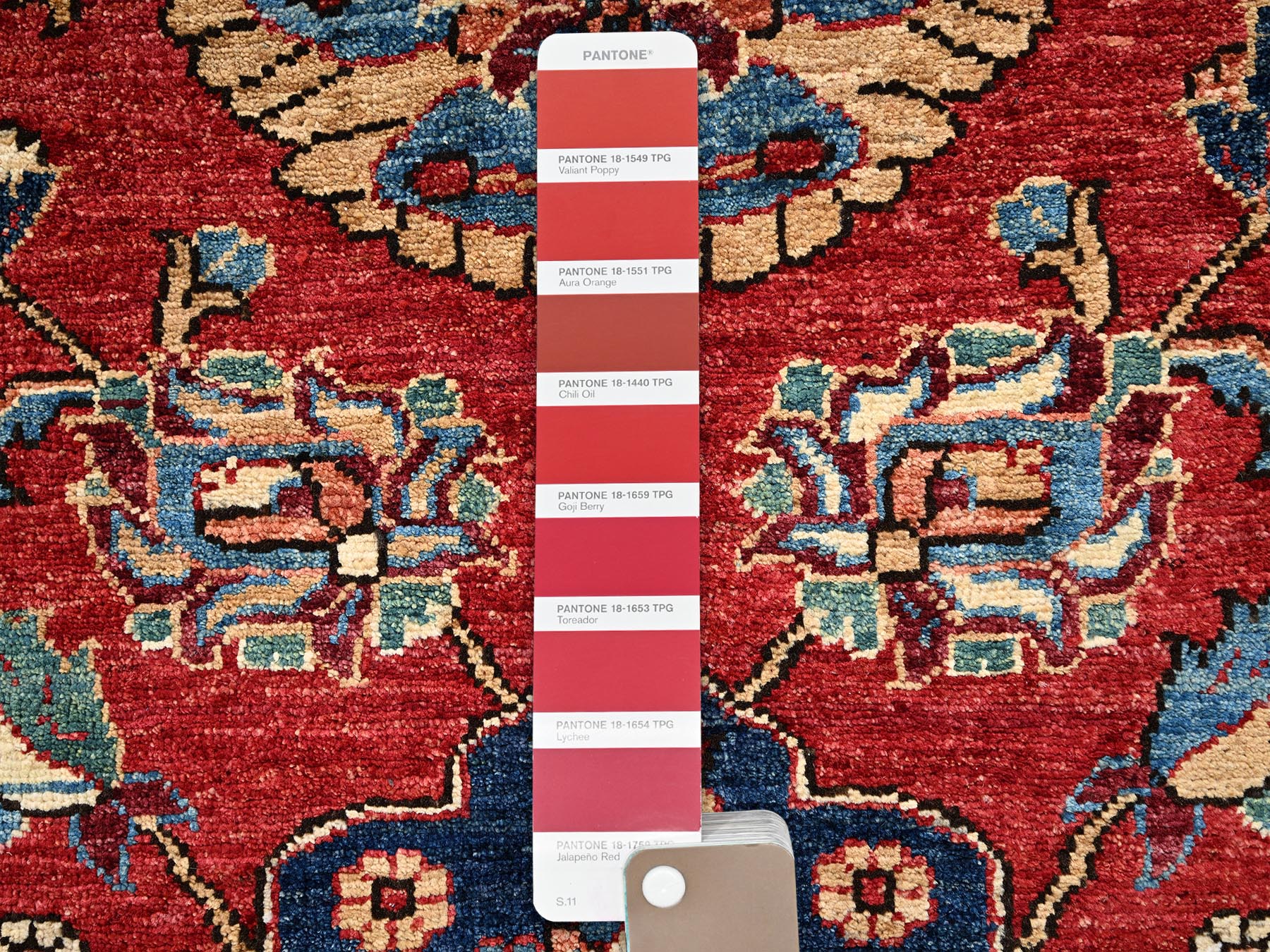3'2"x4'9" Ajax Red, Heriz Design, Aryana Grade, Vegetable Dyes, Soft Pile, High Mountain Wool, Hand Knotted, Densely Woven, Oriental Rug HR2417 - Image 4