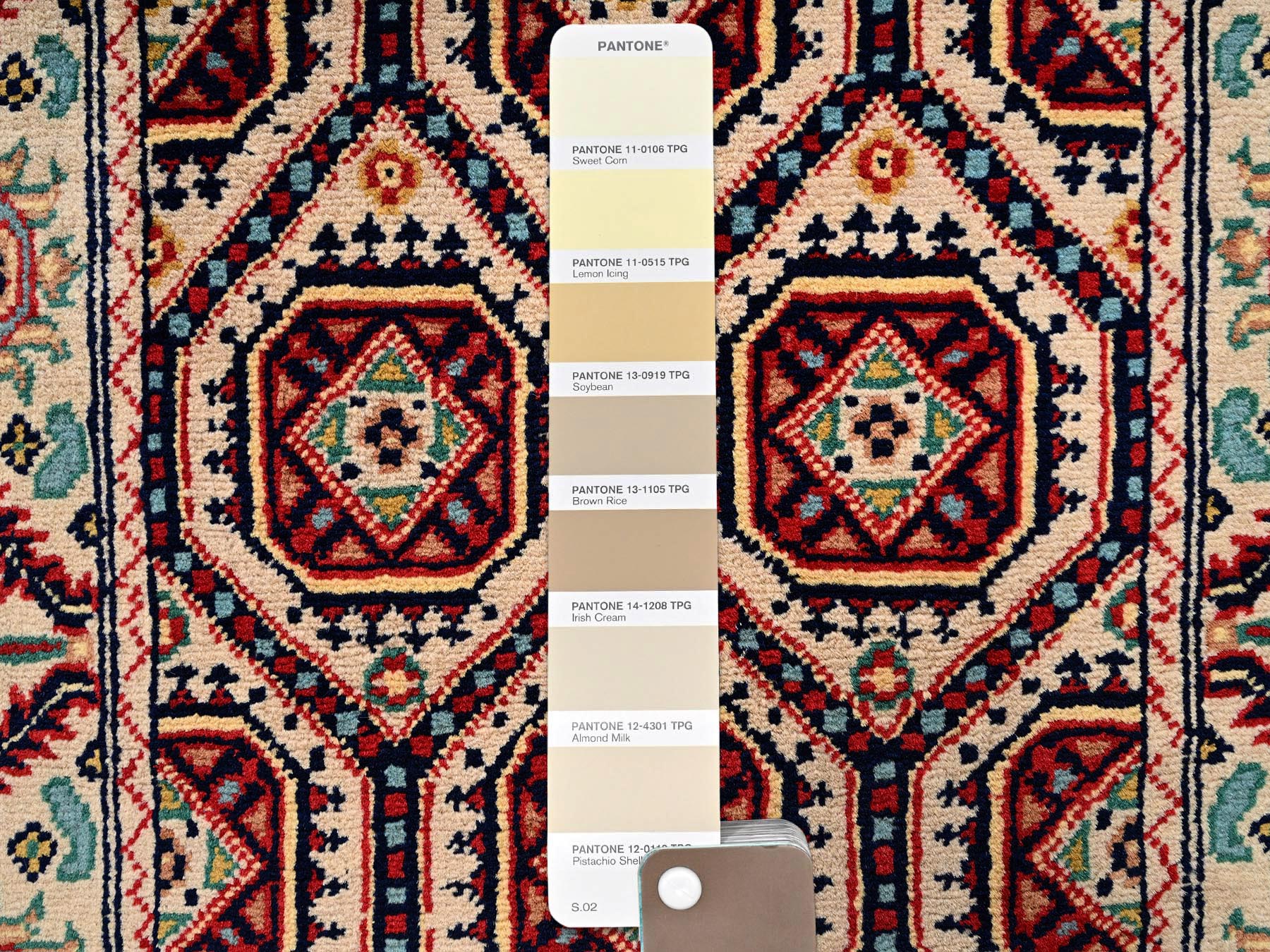 2'1"x4'3" Afghan Khamyab with Ivory Colors, All Over Design, Vegetable Dyes, Hand Knotted, Pure Wool, Mat, Sample, Oriental Rug HR2462 - Image 4