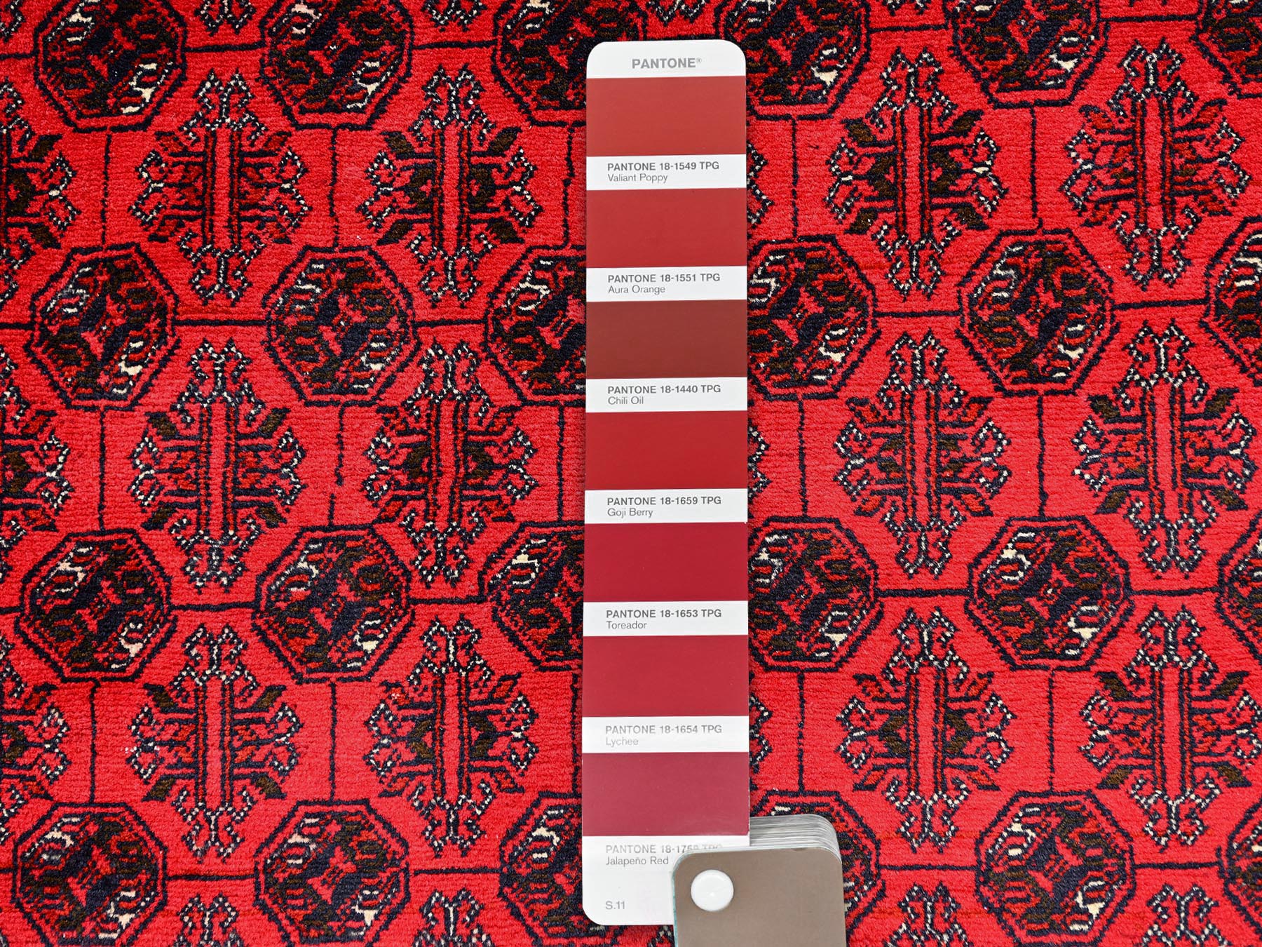 5'2"x6'5" Scarlet Red, Afghan Khamyab with Khoja Roshni Bokara Small Repetitive Design, Hand Knotted, Soft and Velvety Wool, Oriental Rug HR2476 - Image 4