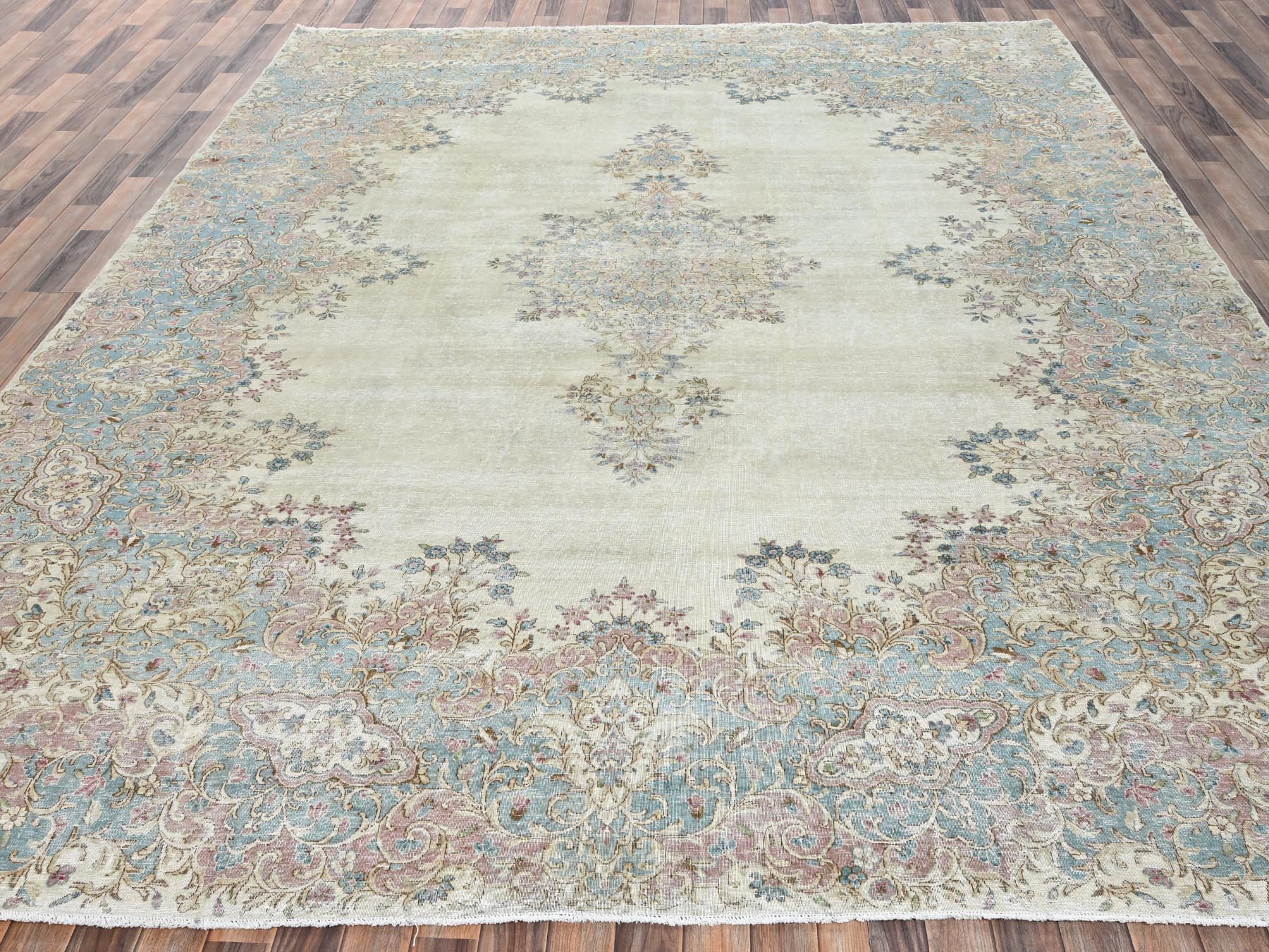10'x13'9" Chiffon White, Vintage Persian Kerman with Flower Medallion, Even Wear, Full Pile, Clean and Soft, Hand Knotted, Good Condition, Pure Wool, Oriental Rug HR2540 - Image 2