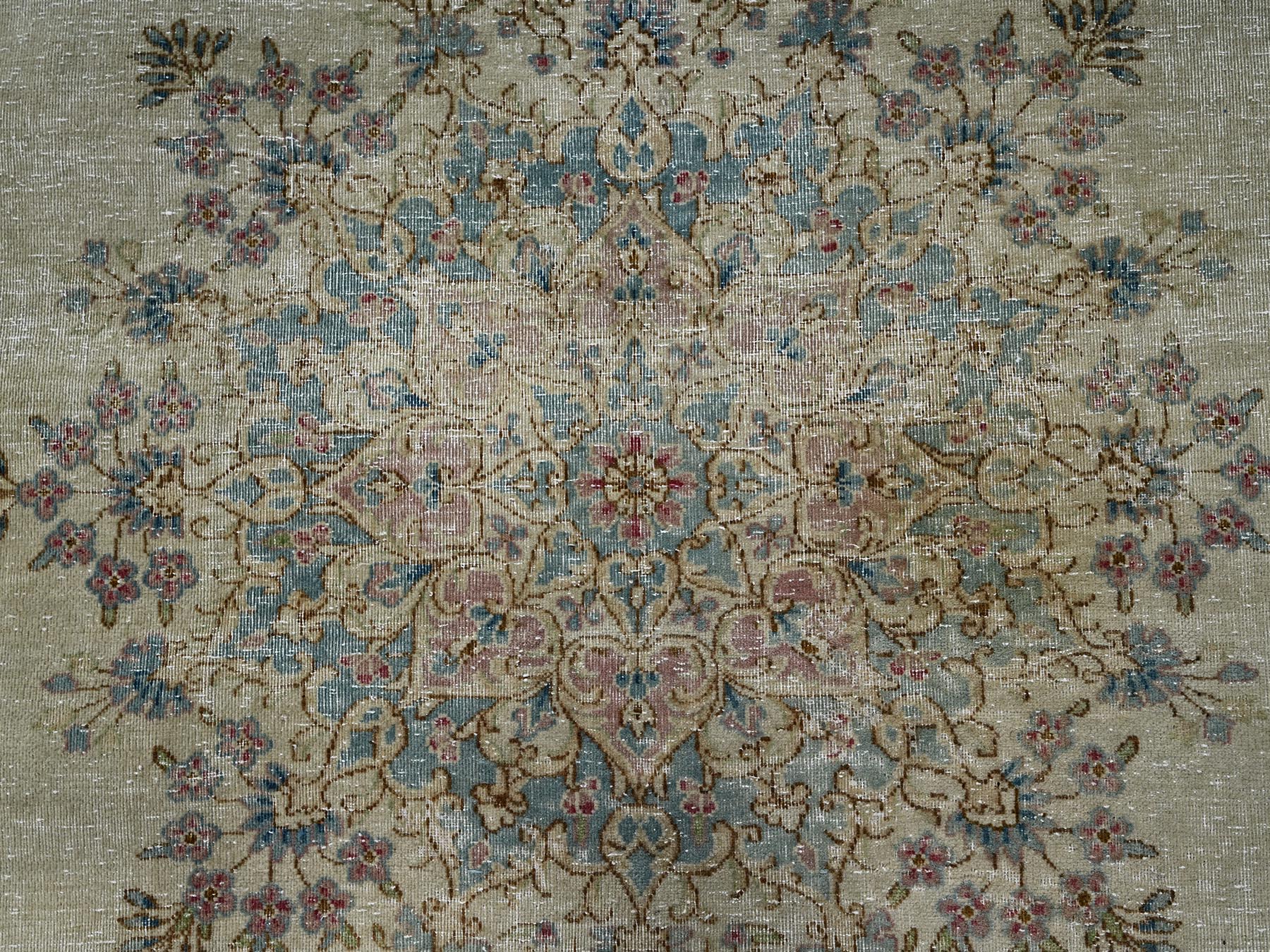 10'x13'9" Chiffon White, Vintage Persian Kerman with Flower Medallion, Even Wear, Full Pile, Clean and Soft, Hand Knotted, Good Condition, Pure Wool, Oriental Rug HR2540 - Image 9