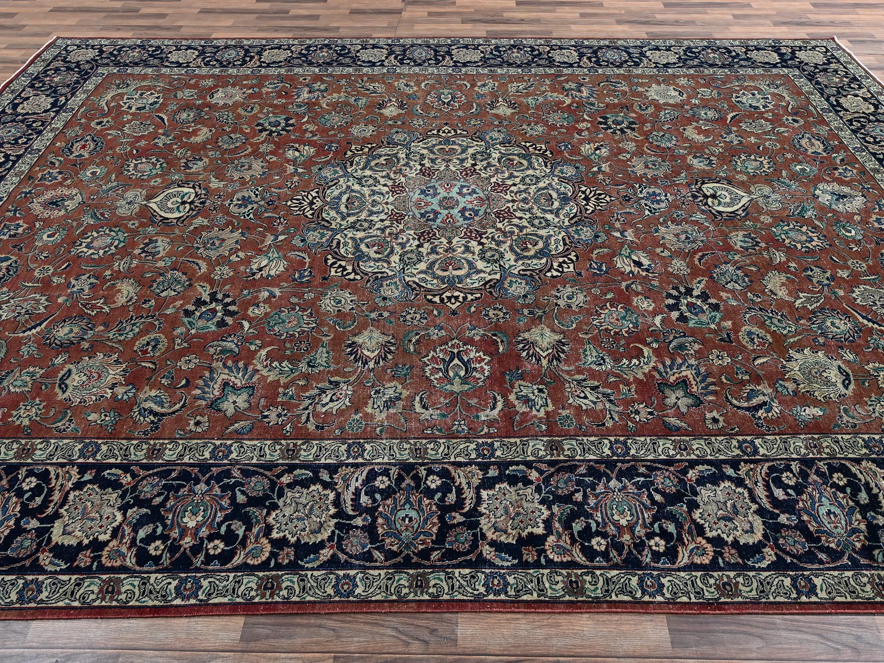10'10"x15'4" Copper Brown, Vintage Persian Mashad with Flower Medallion, Distressed, Low Pile, Good Condition, Hand Knotted, Pure Wool, XL, Oversized, Oriental Rug HR2547 - Image 4