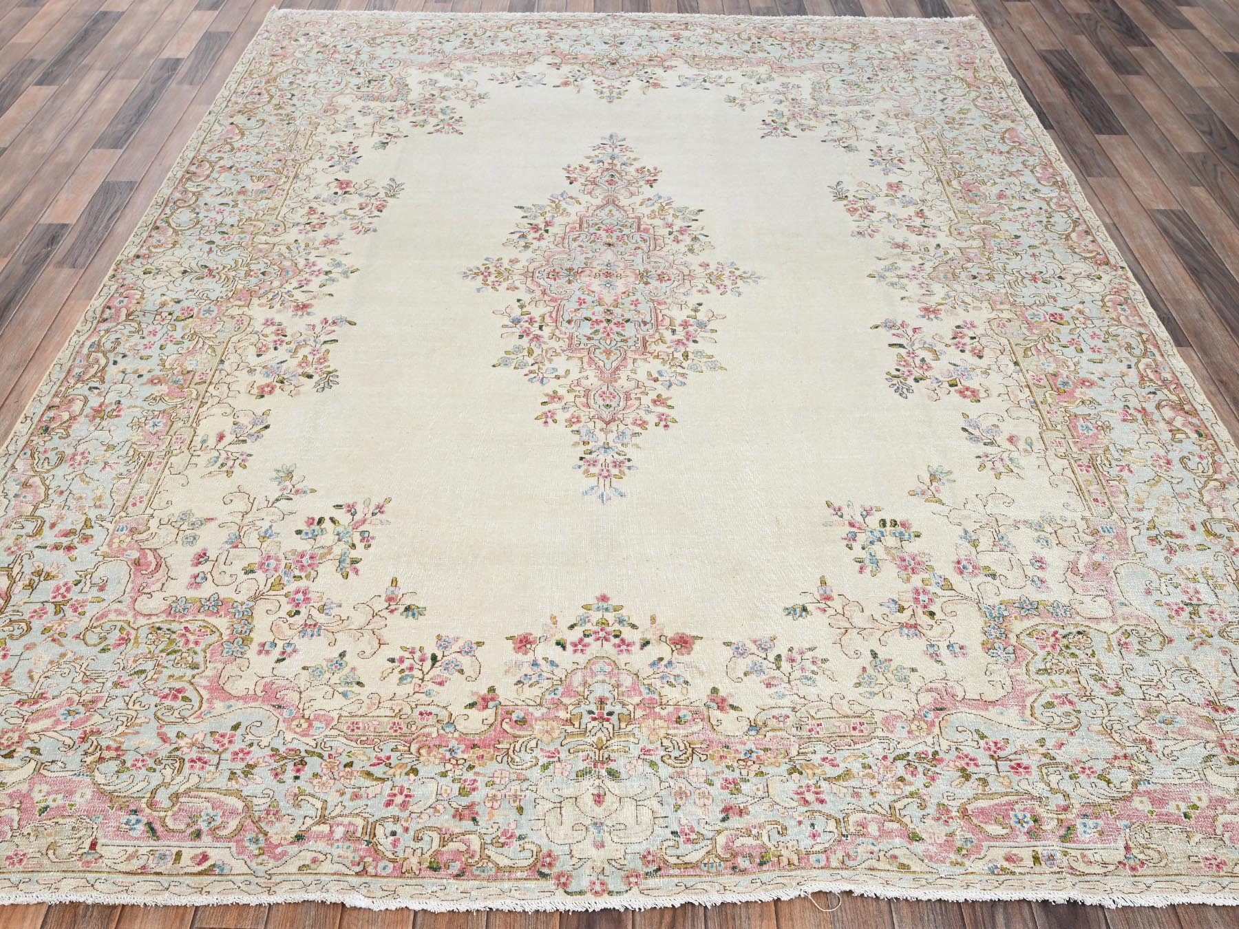 7'10"x10' Chiifon White, Vintage Persian Kerman with Flower Medallion, Sheared Low, Distressed, Professionally Cleaned, Excellent Condition, Hand Knotted, 100% Wool, Oriental Rug HR2550 - Image 2