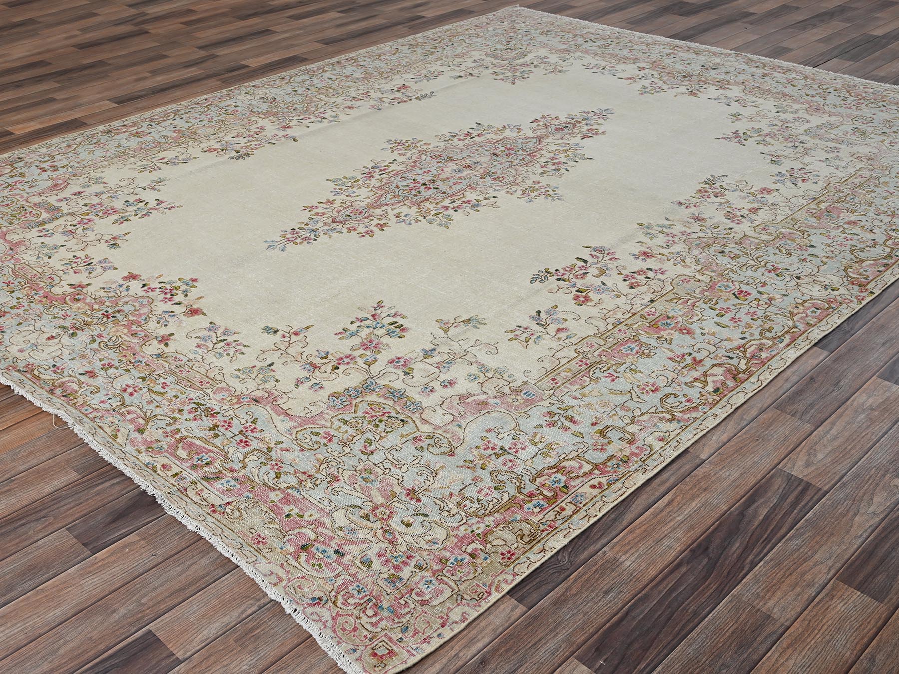 7'10"x10' Chiifon White, Vintage Persian Kerman with Flower Medallion, Sheared Low, Distressed, Professionally Cleaned, Excellent Condition, Hand Knotted, 100% Wool, Oriental Rug HR2550 - Image 3