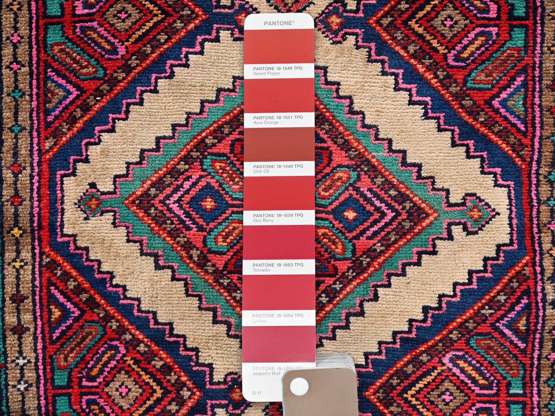 2'8"x9'1" Crimson Red, New Persian Hamadan with Serrated Medallions, Hand Knotted, Full Pile, Soft and Shiny Wool, Runner, Oriental Rug HR2592 - Image 4