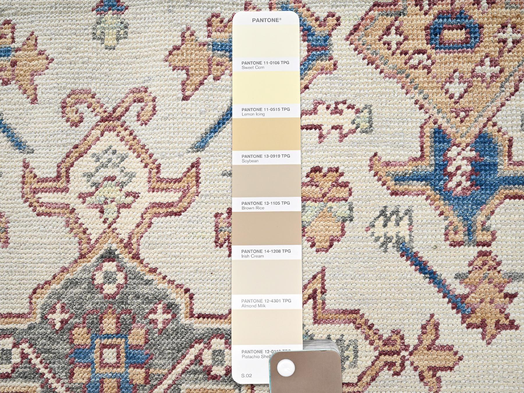 4'10"x6'9" Linen White, Turkish Knot, Heriz with All Over Design, Hand Knotted, Sheared Low, 100% Wool, Oriental Rug HR2800 - Image 4