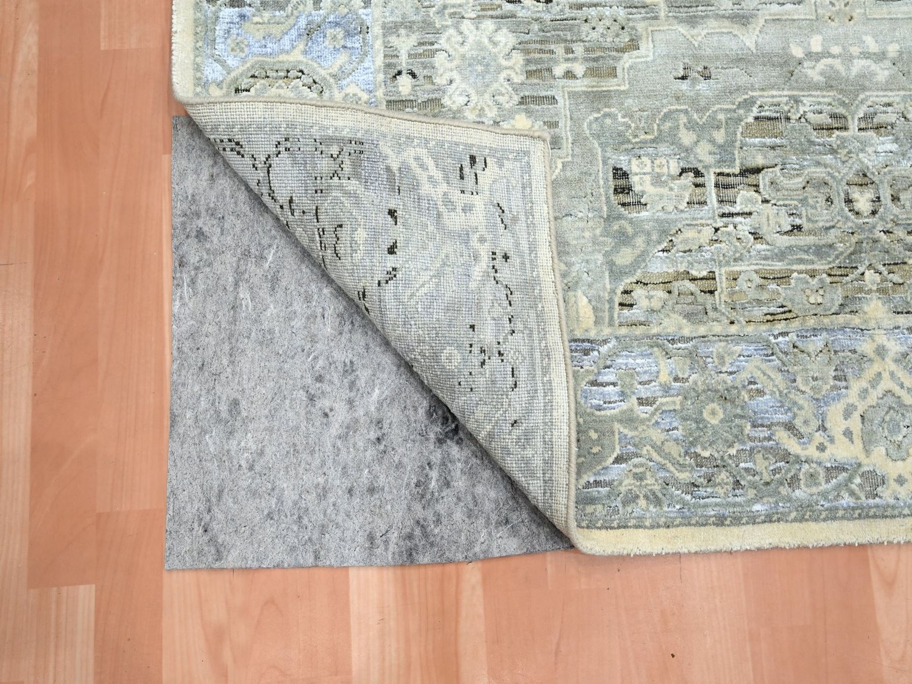 5'2"x7'4" Storm Gray, Pure Silk, Oushak Design with Geometric Pattern, Hand Knotted, Oriental Rug HR75906 - Image 3
