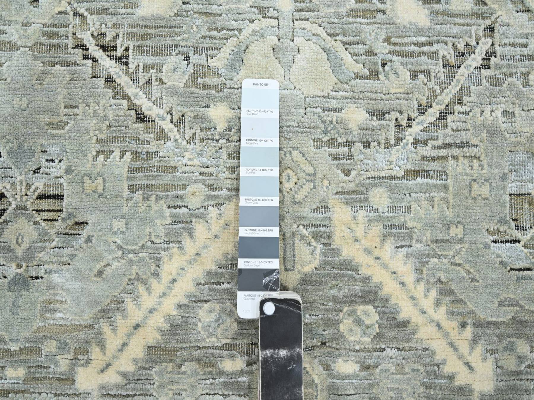5'2"x7'4" Storm Gray, Pure Silk, Oushak Design with Geometric Pattern, Hand Knotted, Oriental Rug HR75906 - Image 4