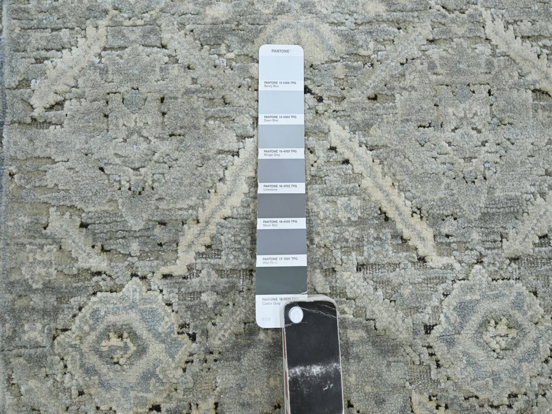 2'6"x8' Storm Gray, Pure Silk, Hand Knotted, Oushak Design with Geometric Pattern, Runner, Oriental Rug HR75909 - Image 4