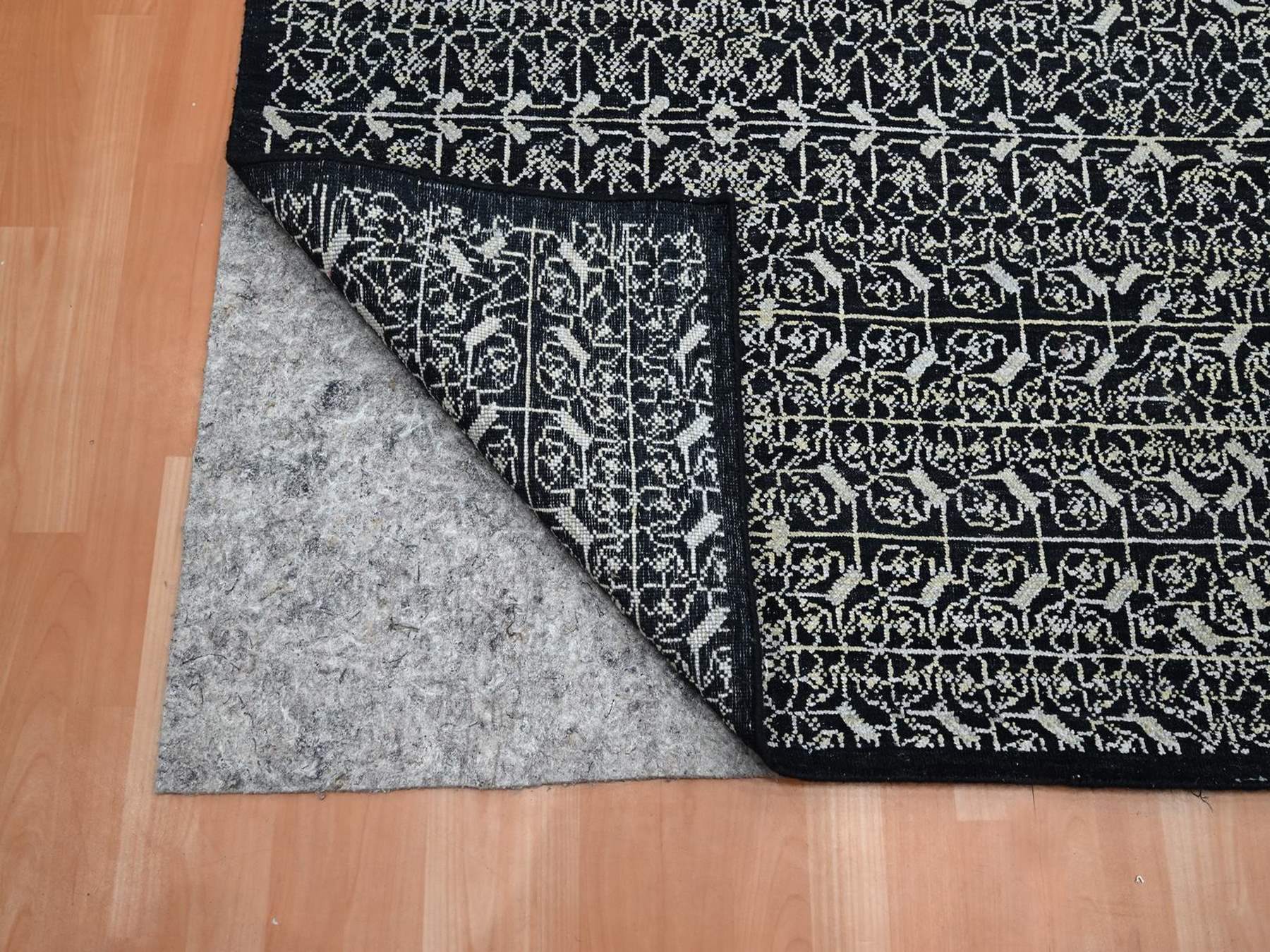 9'10"x14'4" Ink Black, Wool and Silk, Repetitive Intricate Pattern, Tone on Tone, Hand Knotted, Oriental Rug HR75930 - Image 4