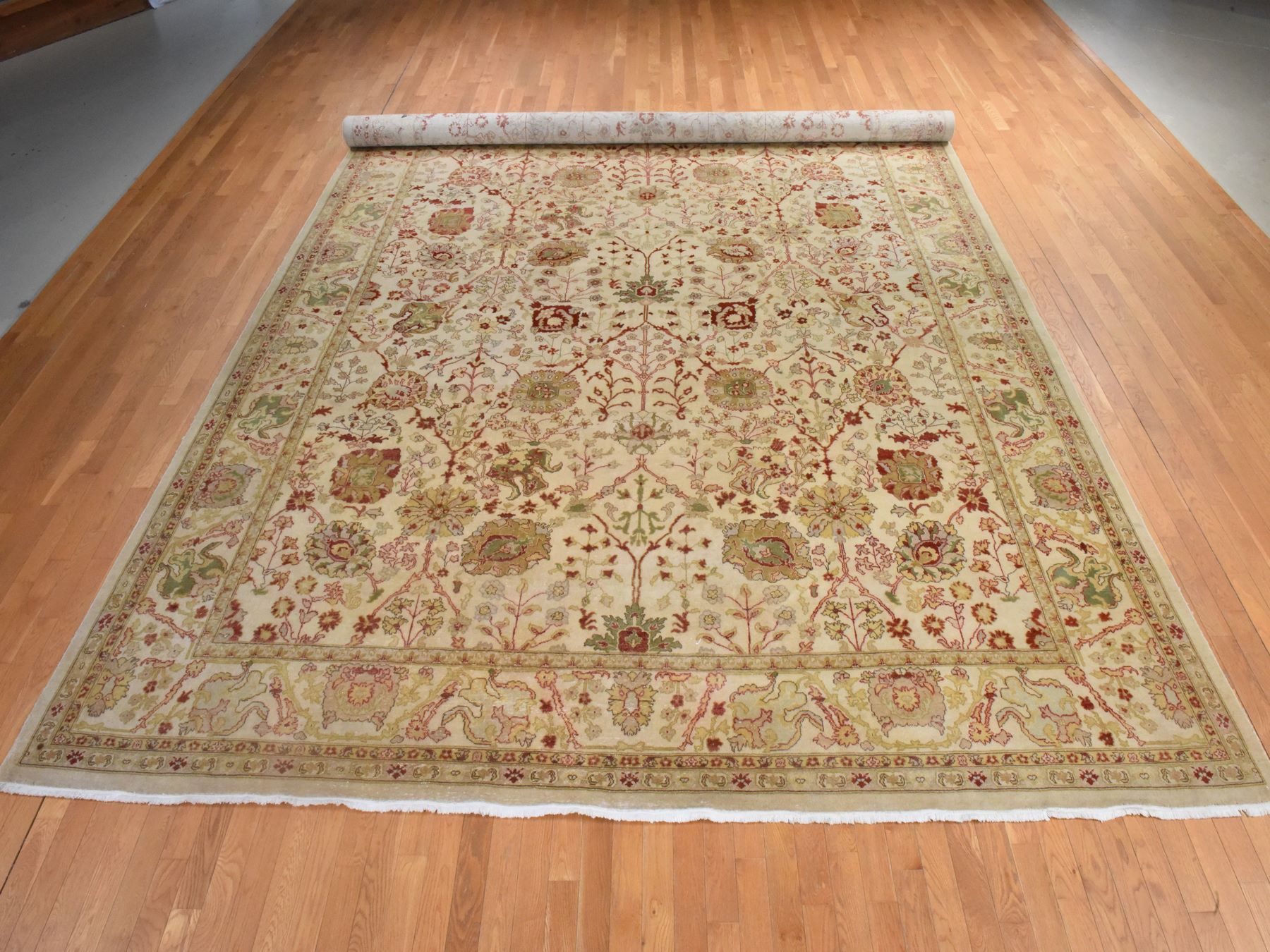 12'x19'1" Chiffon White, Vintage Agra, Extra Large with Vase Tabriz Design, Vegetable Dyes, Hand Knotted, Clean, Very Good Condition, Organic Wool, Oversized, XL, Oriental Rug HR78626 - Image 2