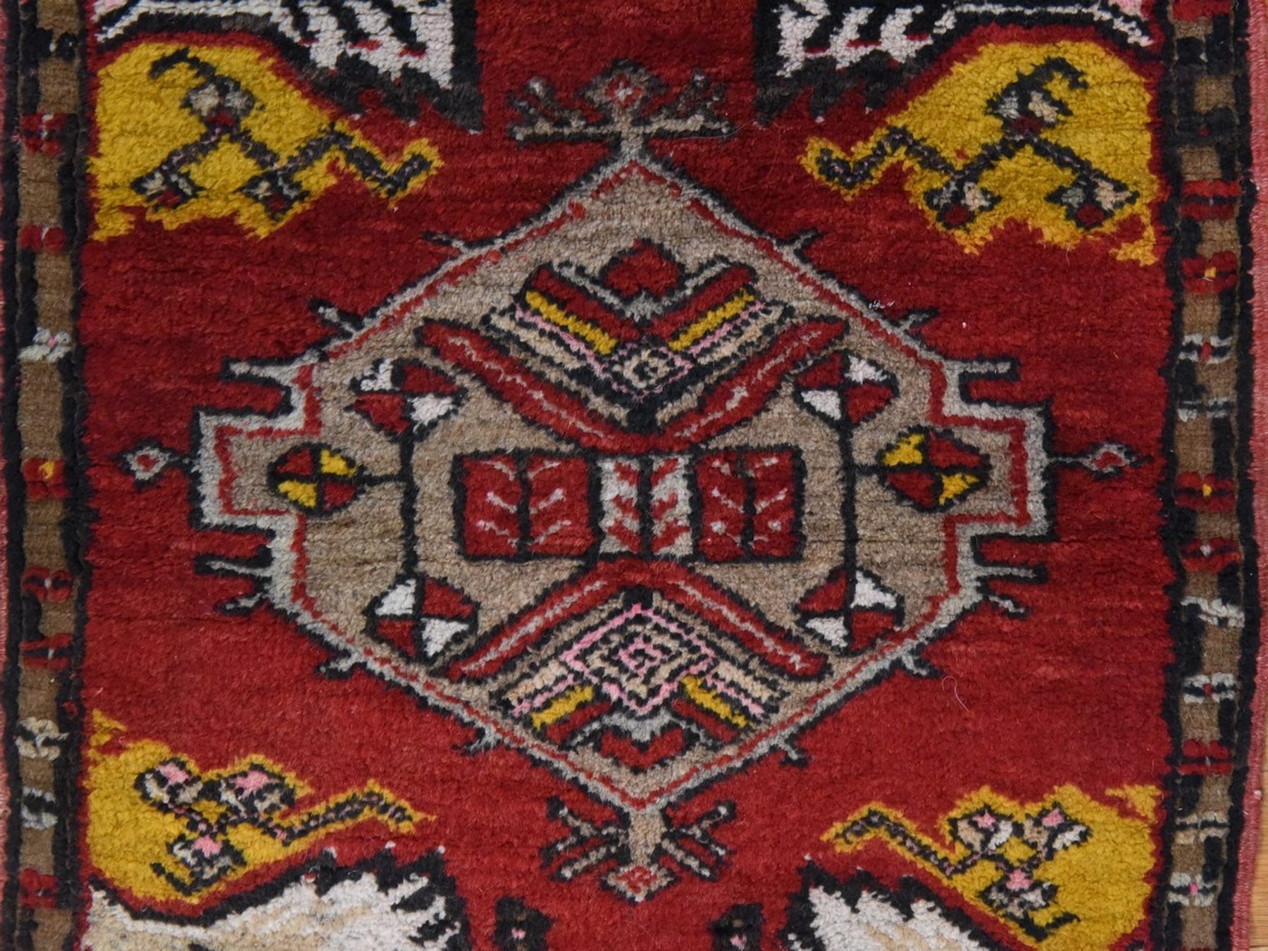 1'8"x3'7" Crimson Red, Antique Turkish Oushak, Medallion Design, Hand Knotted, 100% Wool, Mat, Oriental Rug HR78652 - Image 4