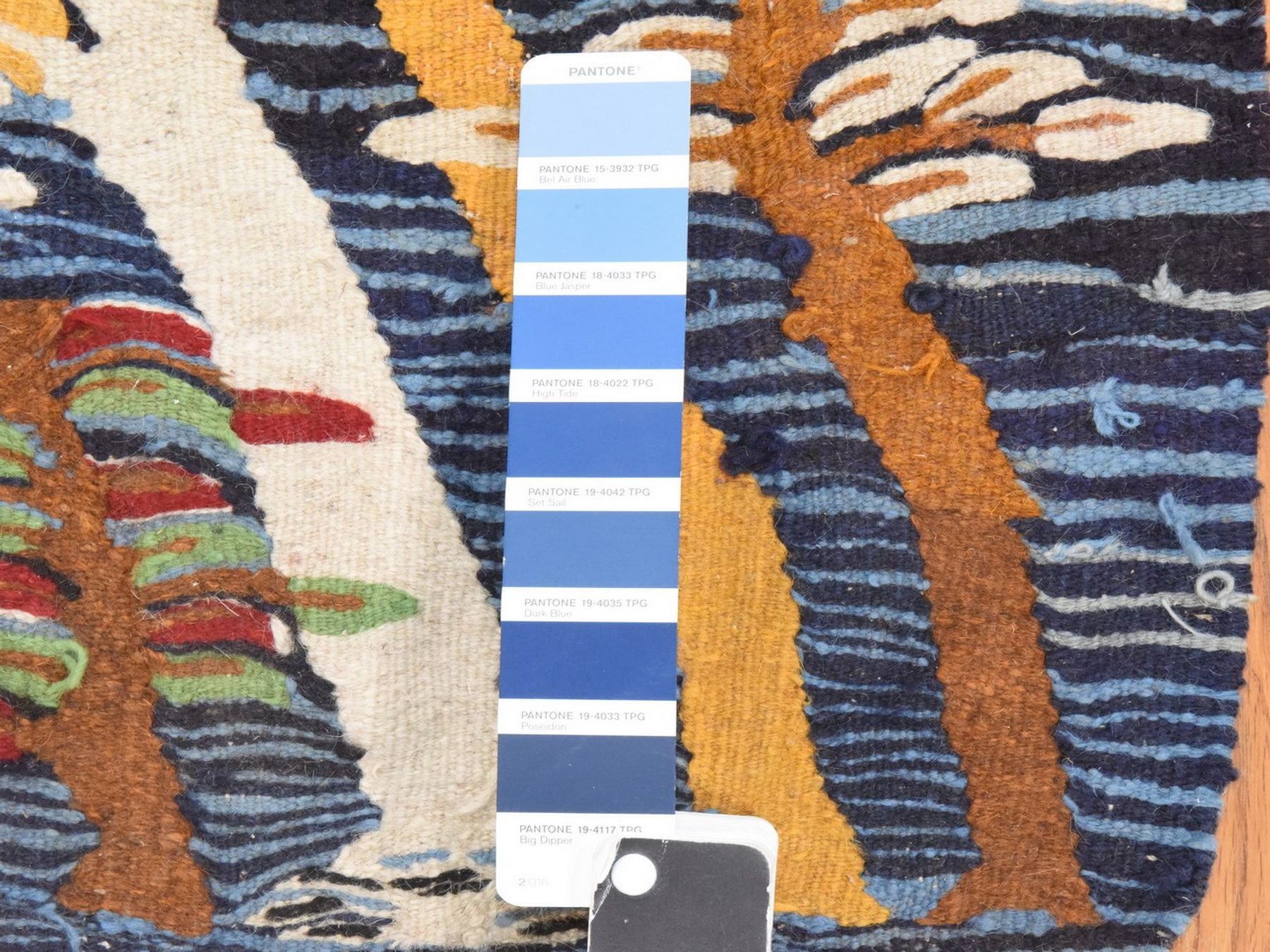 2'x2' Jasper Blue, Chain Stitch Kilim with Trees and Birds, Flat Weave, 100% Wool, Square, Mat, Oriental Rug HR78656 - Image 5