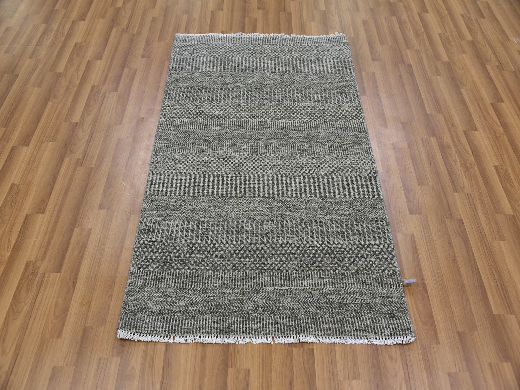 3'1"x5' Pebble and Gainsboro Gray, Modern Grass Design, Tone on Tone, Undyed 100% Wool, Hand Knotted, Oriental Rug HR79604 - Image 2