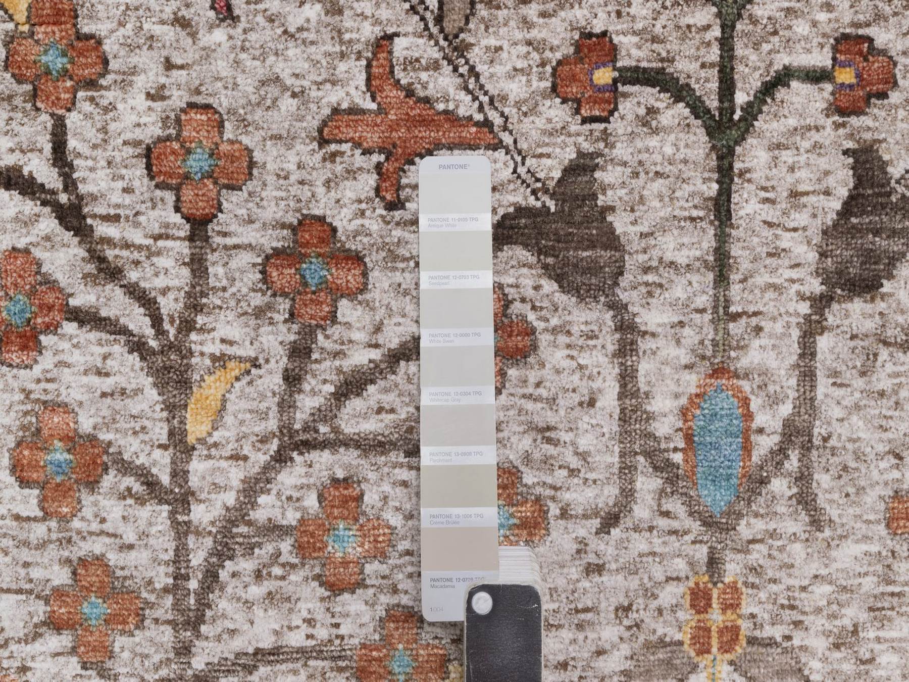 11'7"x18'3" Swan White, Directional Vase Design, Silk with Textured Wool, Hand Knotted, XL, Oversized, Oriental Rug HR92606 - Image 7