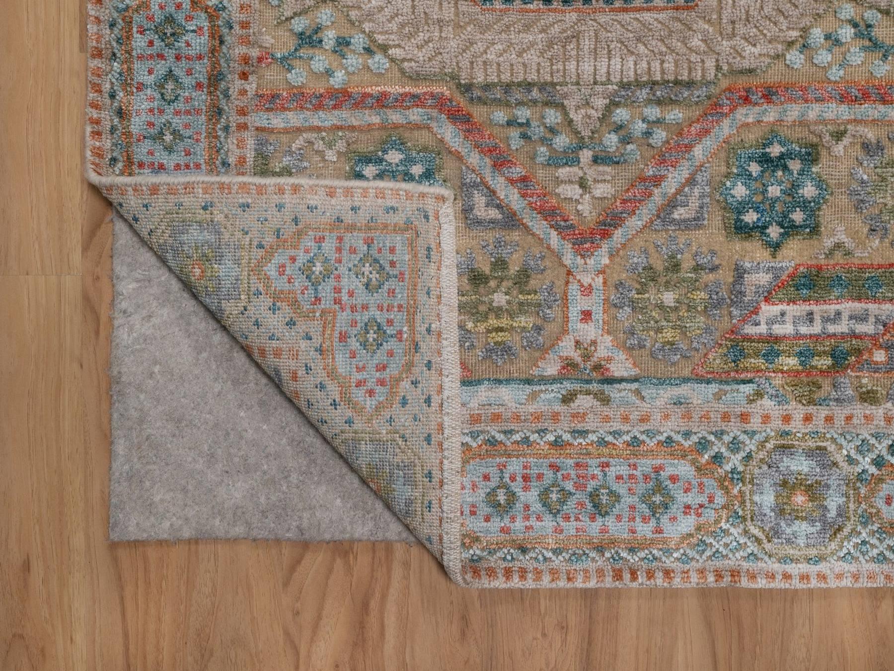 3'2"x5'1" Lark Brown, Mamluk Design with Geometric Medallion, Hand Knotted, Textured Wool and Silk, Oriental Rug HR92610 - Image 3