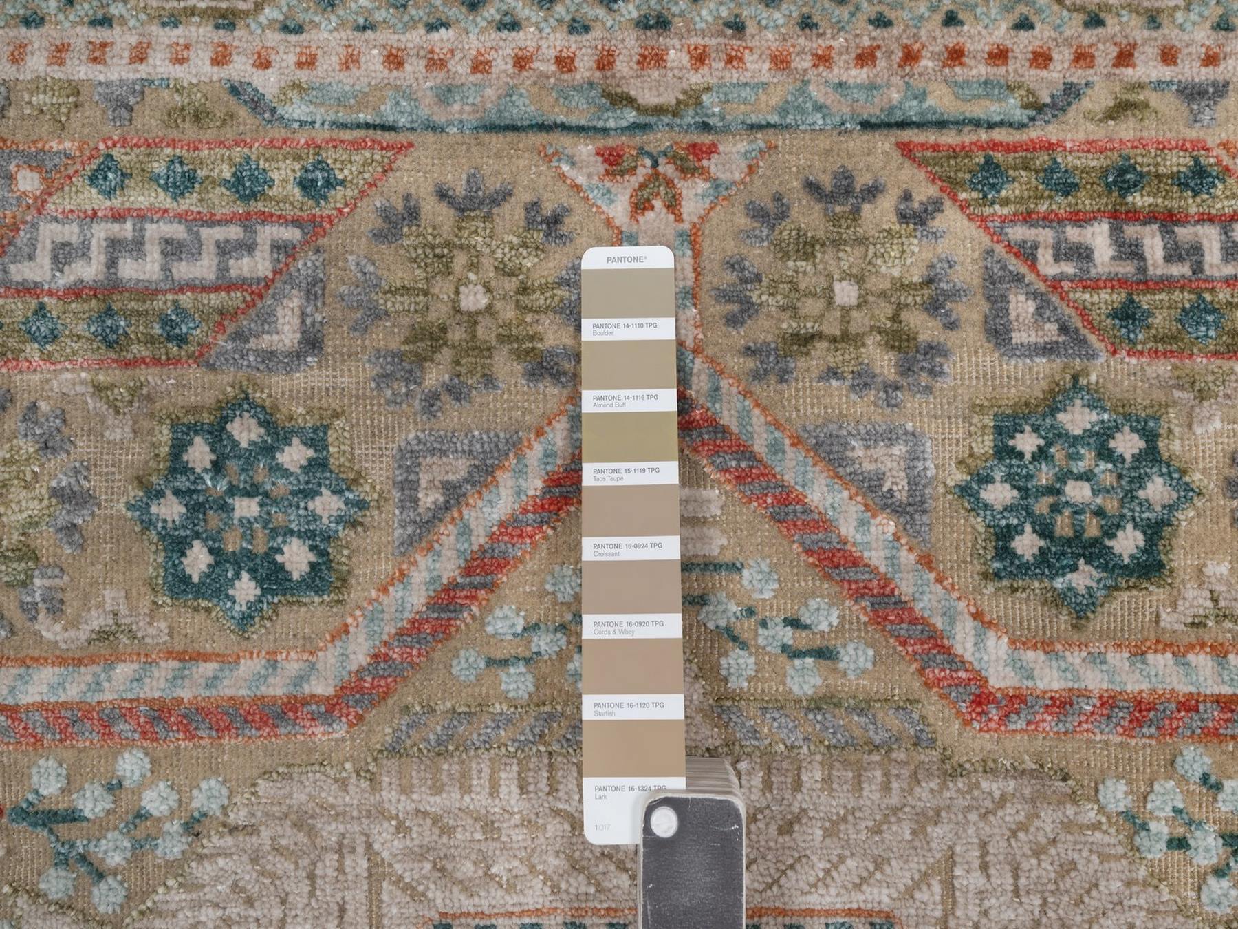 3'2"x5'1" Lark Brown, Mamluk Design with Geometric Medallion, Hand Knotted, Textured Wool and Silk, Oriental Rug HR92610 - Image 4