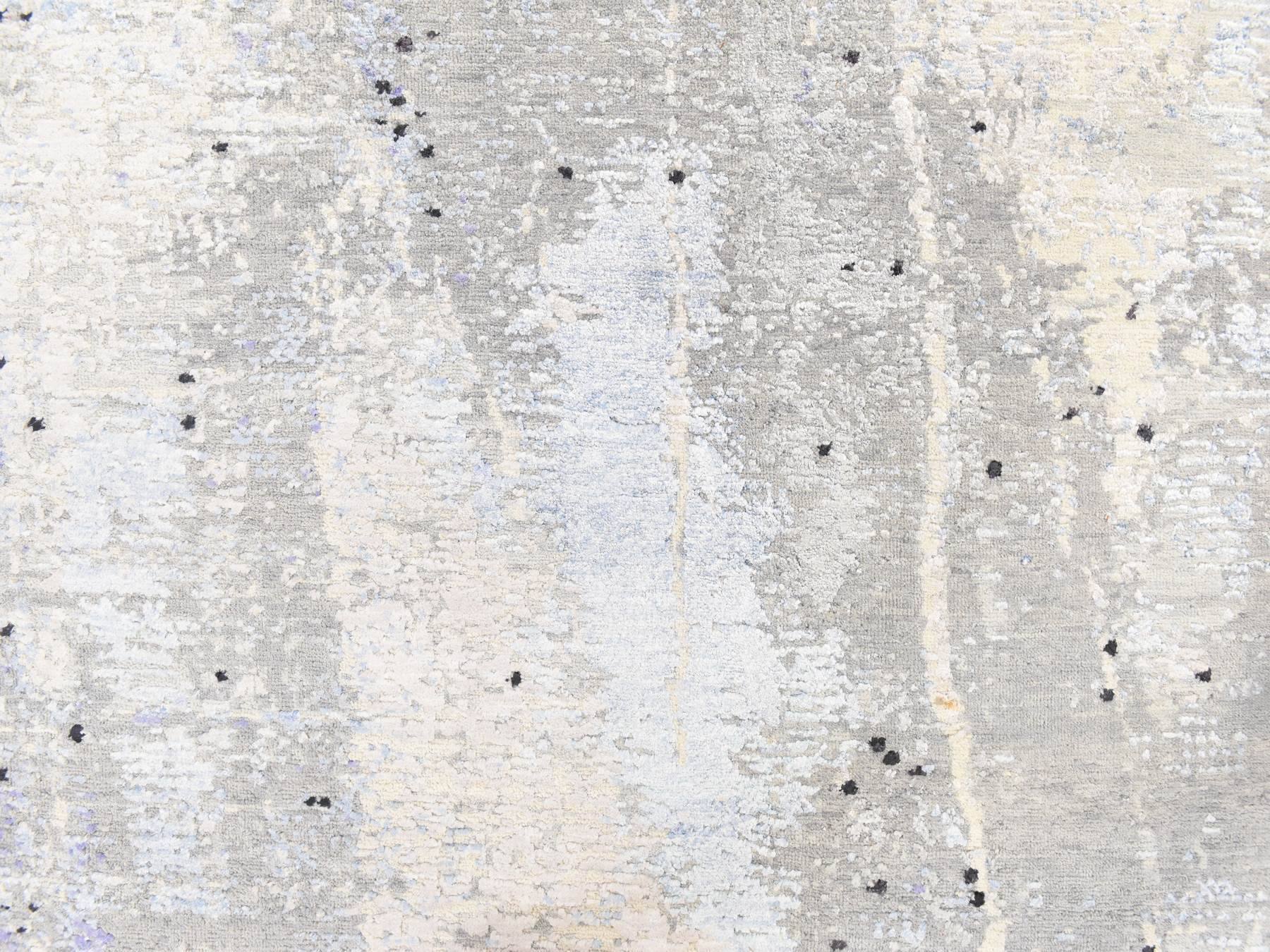 7'9"x10'3" Pastel Gray, Abstract Design with Soft Blues, Wool and Silk, Hand Knotted, Oriental Rug HR78669 - Image 5
