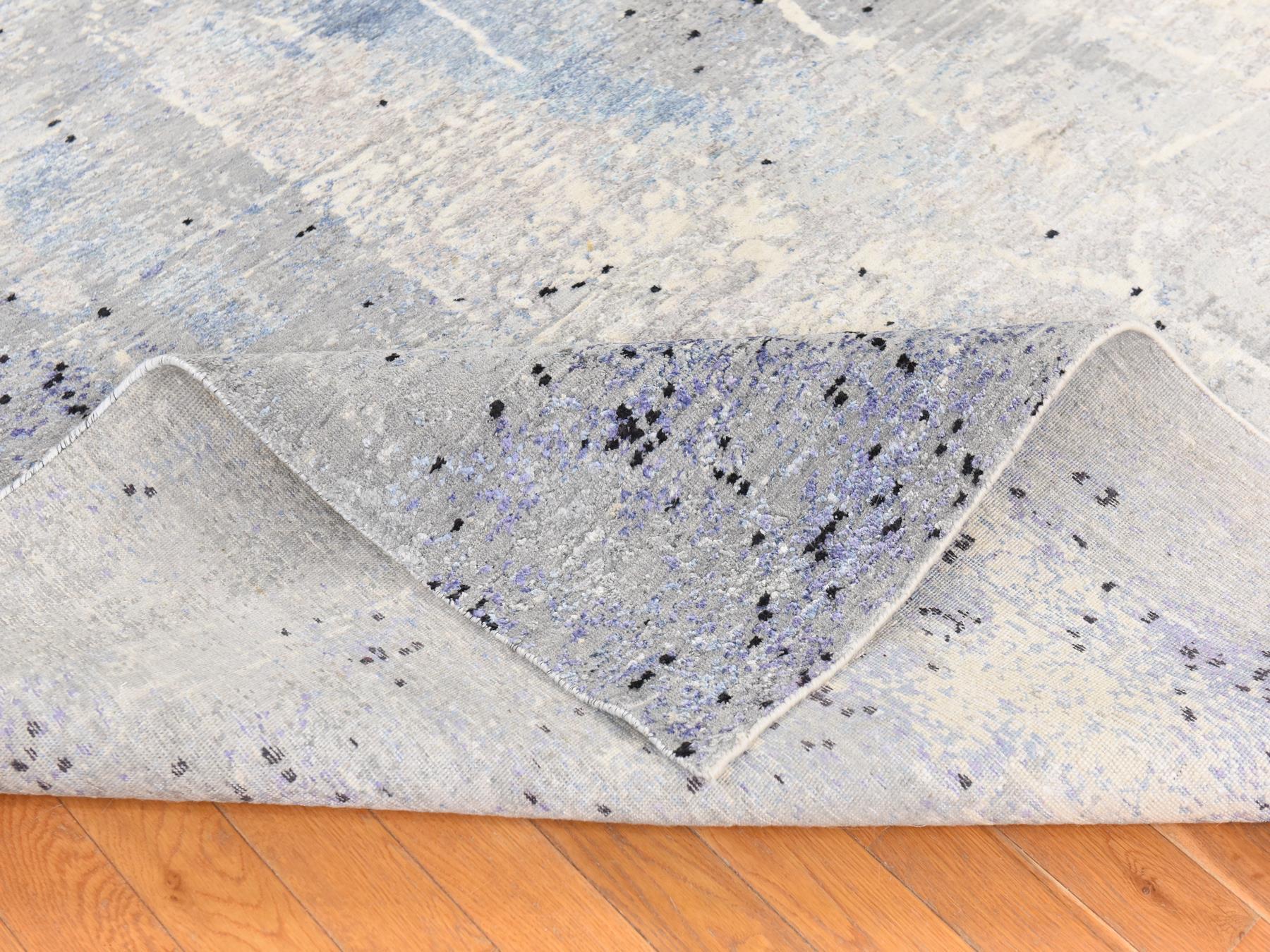 7'9"x10'3" Pastel Gray, Abstract Design with Soft Blues, Wool and Silk, Hand Knotted, Oriental Rug HR78669 - Image 8