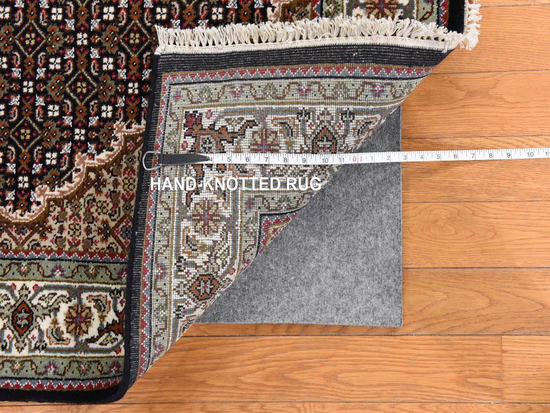 4'x6' Rich Black, 250 KPSI, Tabriz Mahi with Fish Medallion Design, Hand Knotted, 100% Wool, Oriental Rug HR78681 - Image 6