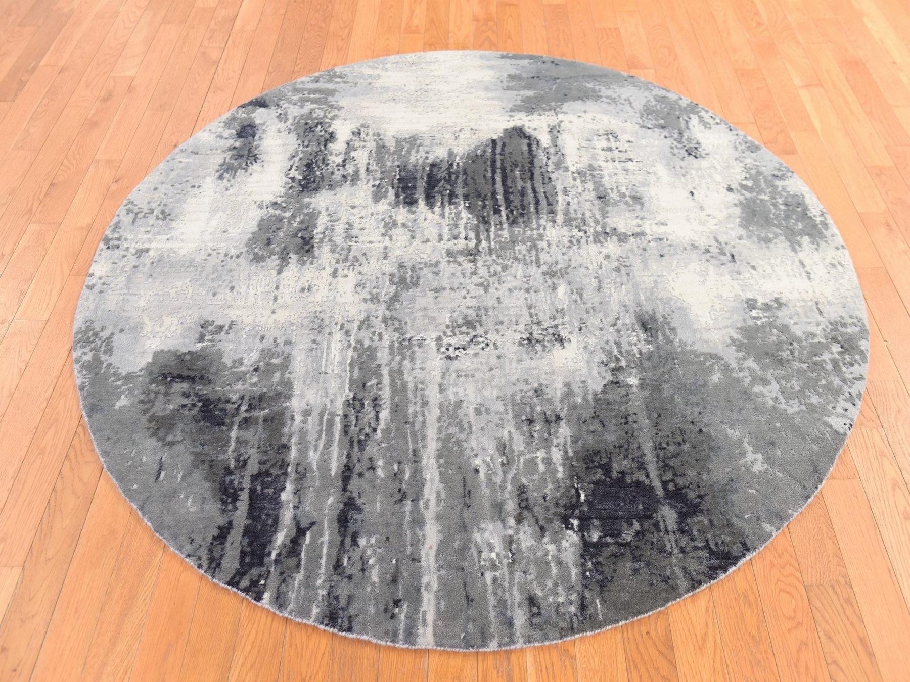6'2"x6'2" Black with Touches of Ivory, Abstract Design, Hand Knotted, Wool and Silk, Round, Oriental Rug HR78691 - Image 2