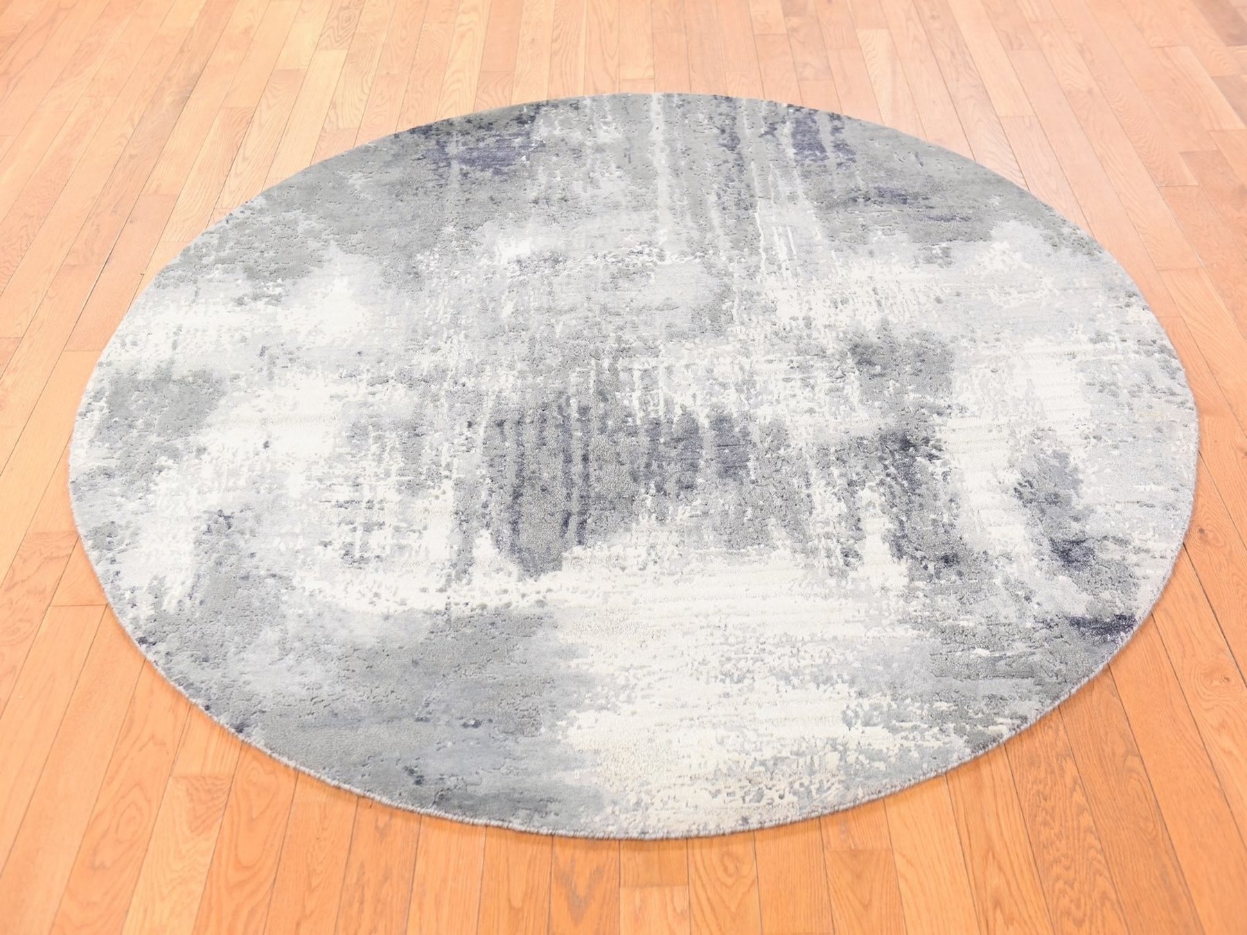 6'2"x6'2" Black with Touches of Ivory, Abstract Design, Hand Knotted, Wool and Silk, Round, Oriental Rug HR78691 - Image 3