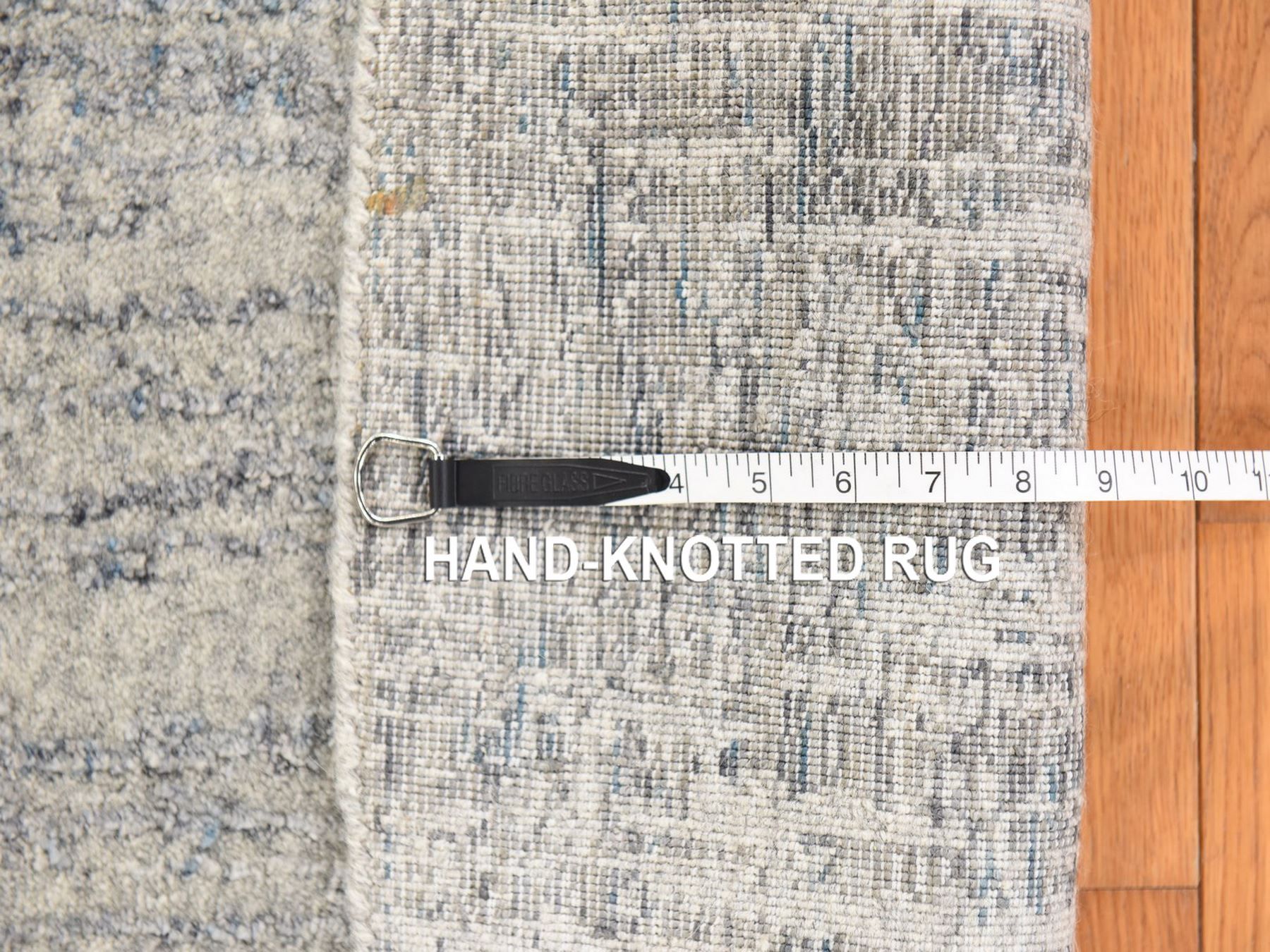 5'9"x5'9" Beige-Gray, Fine Jacquard, Hand Loomed, Modern Design, Wool and Art Silk, Round, Oriental Rug HR78700 - Image 6