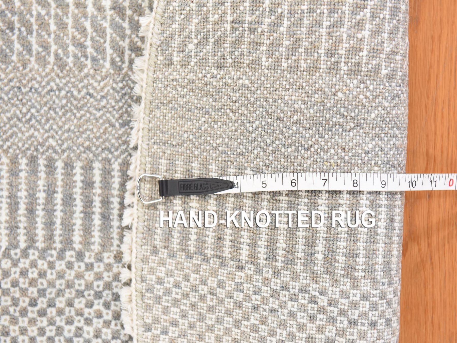 6'x6' Pastel Gray, Modern Grass Design, Tone on Tone, Wool and Silk, Hand Knotted, Round, Oriental Rug HR78708 - Image 6