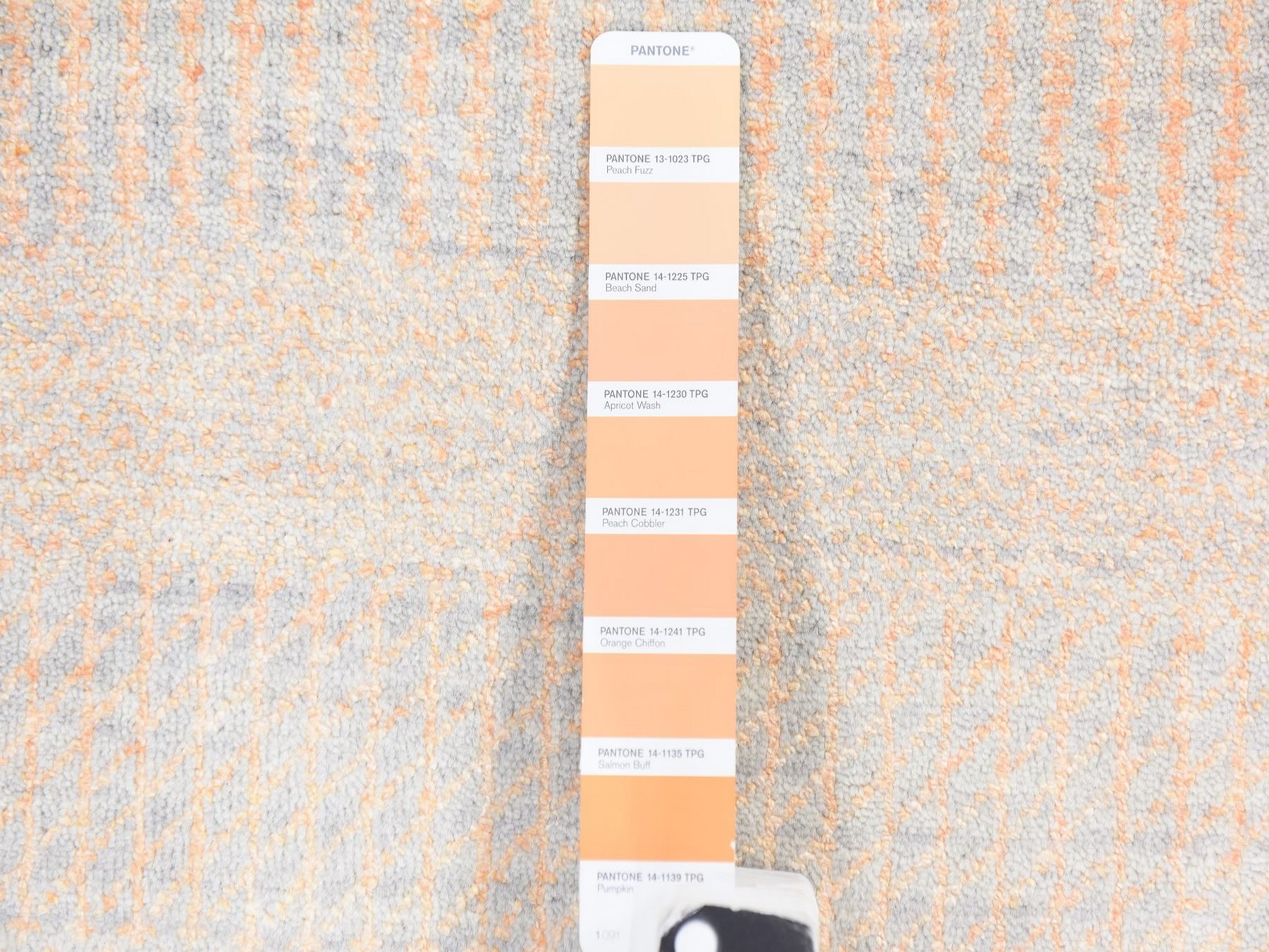 6'x6' Peach Color, Modern Grass Design, Tone on Tone, Wool and Silk, Hand Knotted, Round, Oriental Rug HR78709 - Image 5