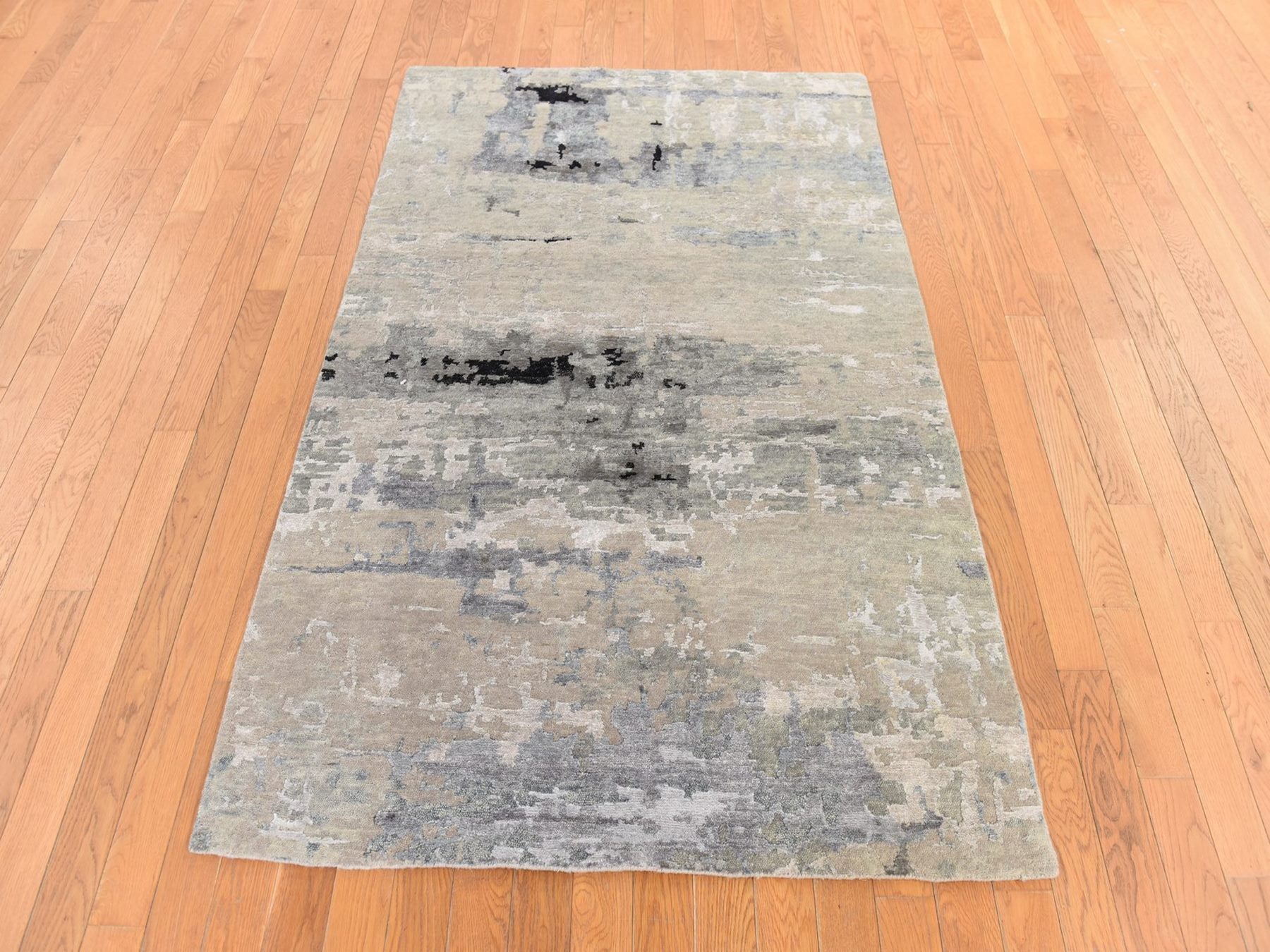 4'x6' Beige-Gray, Modern Abstract Design, Wool and Silk, Hand Knotted, Hi-Low Pile, Oriental Rug HR78711 - Image 2
