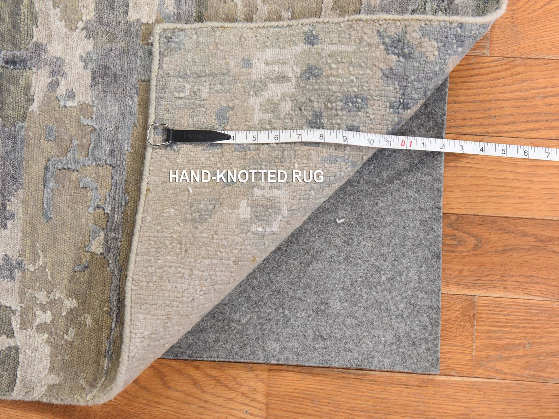 4'x6' Beige-Gray, Modern Abstract Design, Wool and Silk, Hand Knotted, Hi-Low Pile, Oriental Rug HR78711 - Image 6