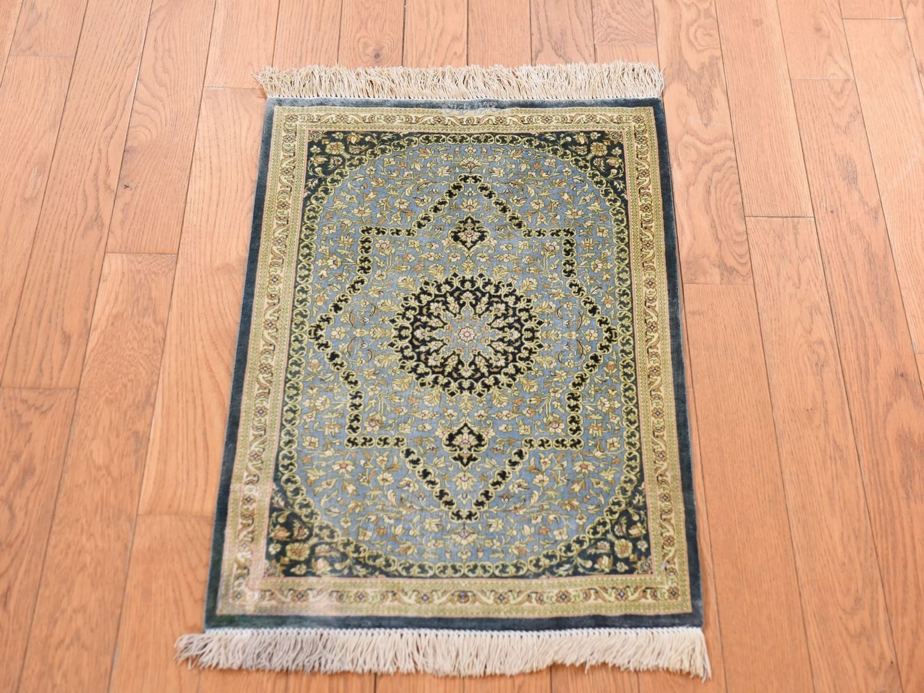 1'8"x2'4" Pistachio Green, Pure Silk, Vintage Persian Ghom with Medallion Design, 600 KPSI, Signed, Hand Knotted, Mat, Small, Oriental Rug HR78716 - Image 2
